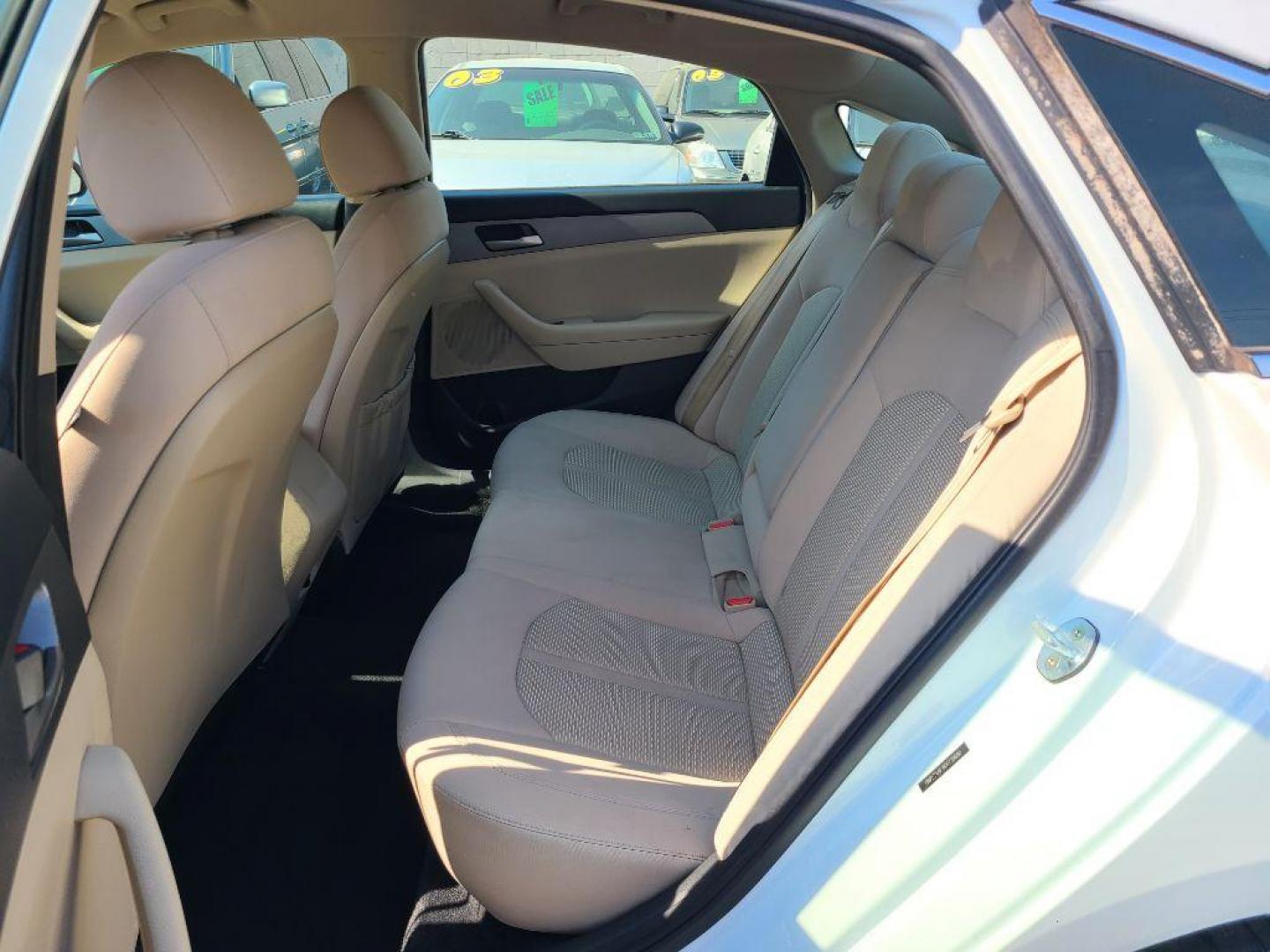 2019 WHITE HYUNDAI SONATA SE (5NPE24AF4KH) with an 2.4L engine, Automatic transmission, located at 7981 Paxton Street, Harrisburg, PA, 17111, (717) 561-2926, 40.261490, -76.749229 - WE FINANCE!!! Good Credit/ Bad Credit/ No Credit - ALL Trade-Ins Welcomed!!! ***Guaranteed Credit Approval*** APPLY ONLINE or CALL us TODAY ;) Internet Prices and Marketplace Prices are SPECIAL discounted ***CASH DEALS*** Retail Prices are higher. Please call us to discuss your cash and finan - Photo#10
