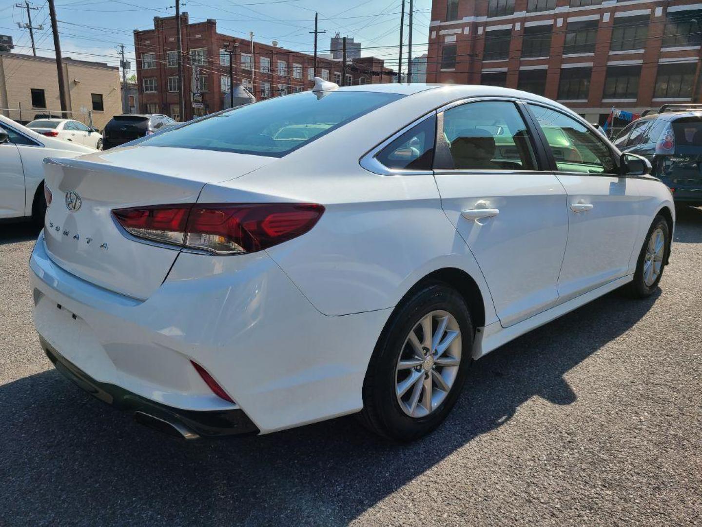2019 WHITE HYUNDAI SONATA SE (5NPE24AF4KH) with an 2.4L engine, Automatic transmission, located at 7981 Paxton Street, Harrisburg, PA, 17111, (717) 561-2926, 40.261490, -76.749229 - WE FINANCE!!! Good Credit/ Bad Credit/ No Credit - ALL Trade-Ins Welcomed!!! ***Guaranteed Credit Approval*** APPLY ONLINE or CALL us TODAY ;) Internet Prices and Marketplace Prices are SPECIAL discounted ***CASH DEALS*** Retail Prices are higher. Please call us to discuss your cash and finan - Photo#1