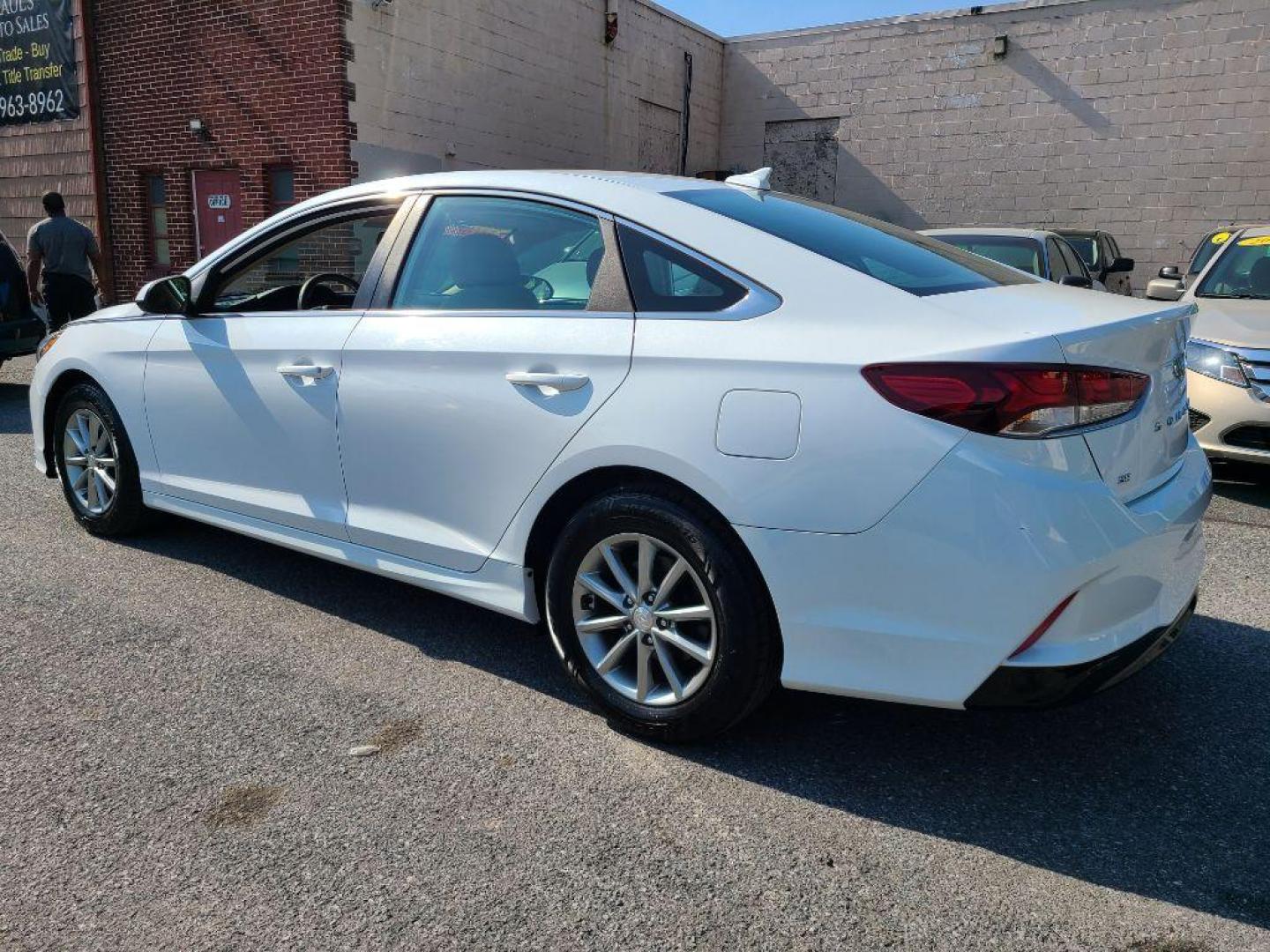 2019 WHITE HYUNDAI SONATA SE (5NPE24AF4KH) with an 2.4L engine, Automatic transmission, located at 7981 Paxton Street, Harrisburg, PA, 17111, (717) 561-2926, 40.261490, -76.749229 - WE FINANCE!!! Good Credit/ Bad Credit/ No Credit - ALL Trade-Ins Welcomed!!! ***Guaranteed Credit Approval*** APPLY ONLINE or CALL us TODAY ;) Internet Prices and Marketplace Prices are SPECIAL discounted ***CASH DEALS*** Retail Prices are higher. Please call us to discuss your cash and finan - Photo#3