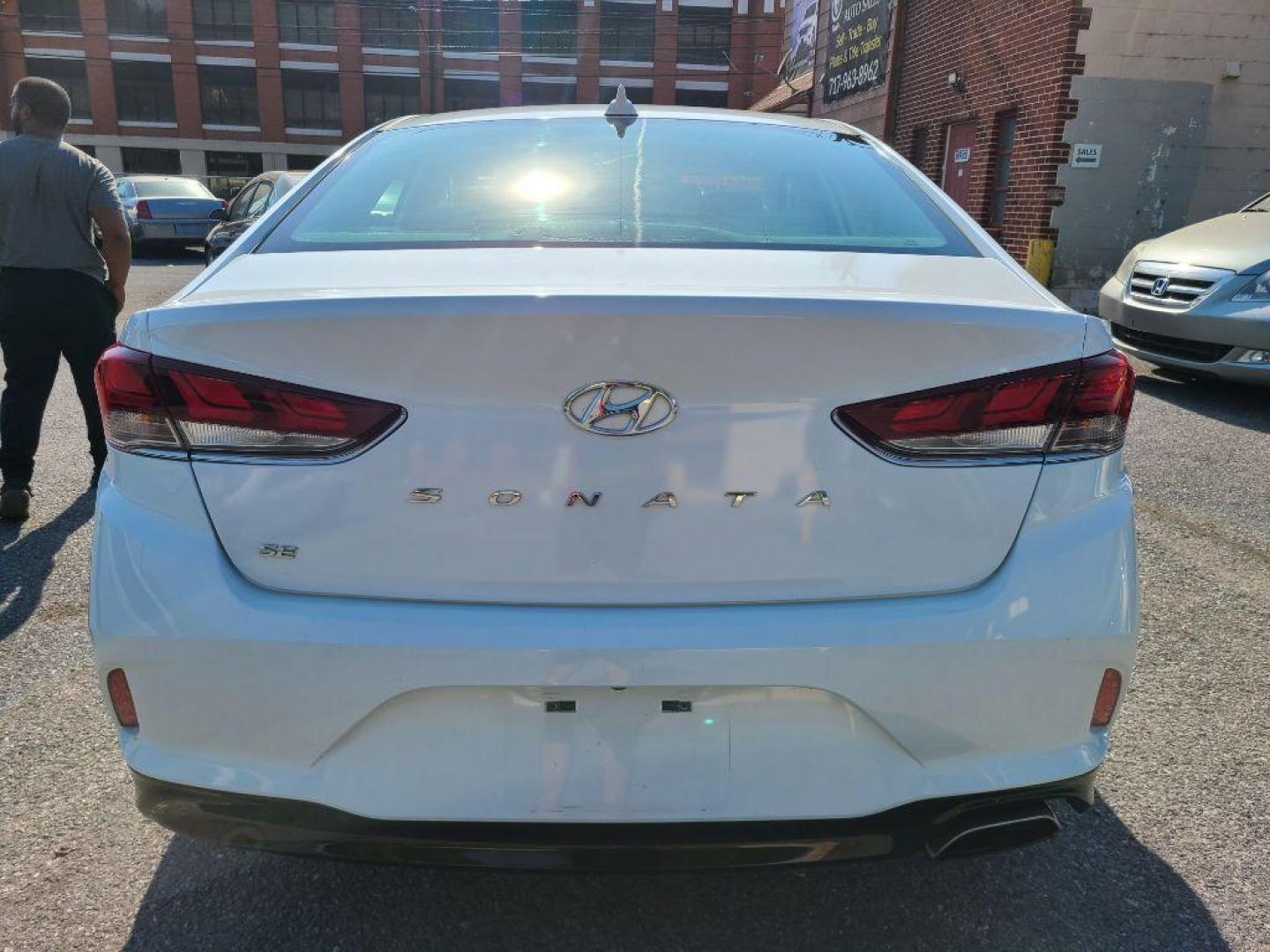 2019 WHITE HYUNDAI SONATA SE (5NPE24AF4KH) with an 2.4L engine, Automatic transmission, located at 7981 Paxton Street, Harrisburg, PA, 17111, (717) 561-2926, 40.261490, -76.749229 - WE FINANCE!!! Good Credit/ Bad Credit/ No Credit - ALL Trade-Ins Welcomed!!! ***Guaranteed Credit Approval*** APPLY ONLINE or CALL us TODAY ;) Internet Prices and Marketplace Prices are SPECIAL discounted ***CASH DEALS*** Retail Prices are higher. Please call us to discuss your cash and finan - Photo#6