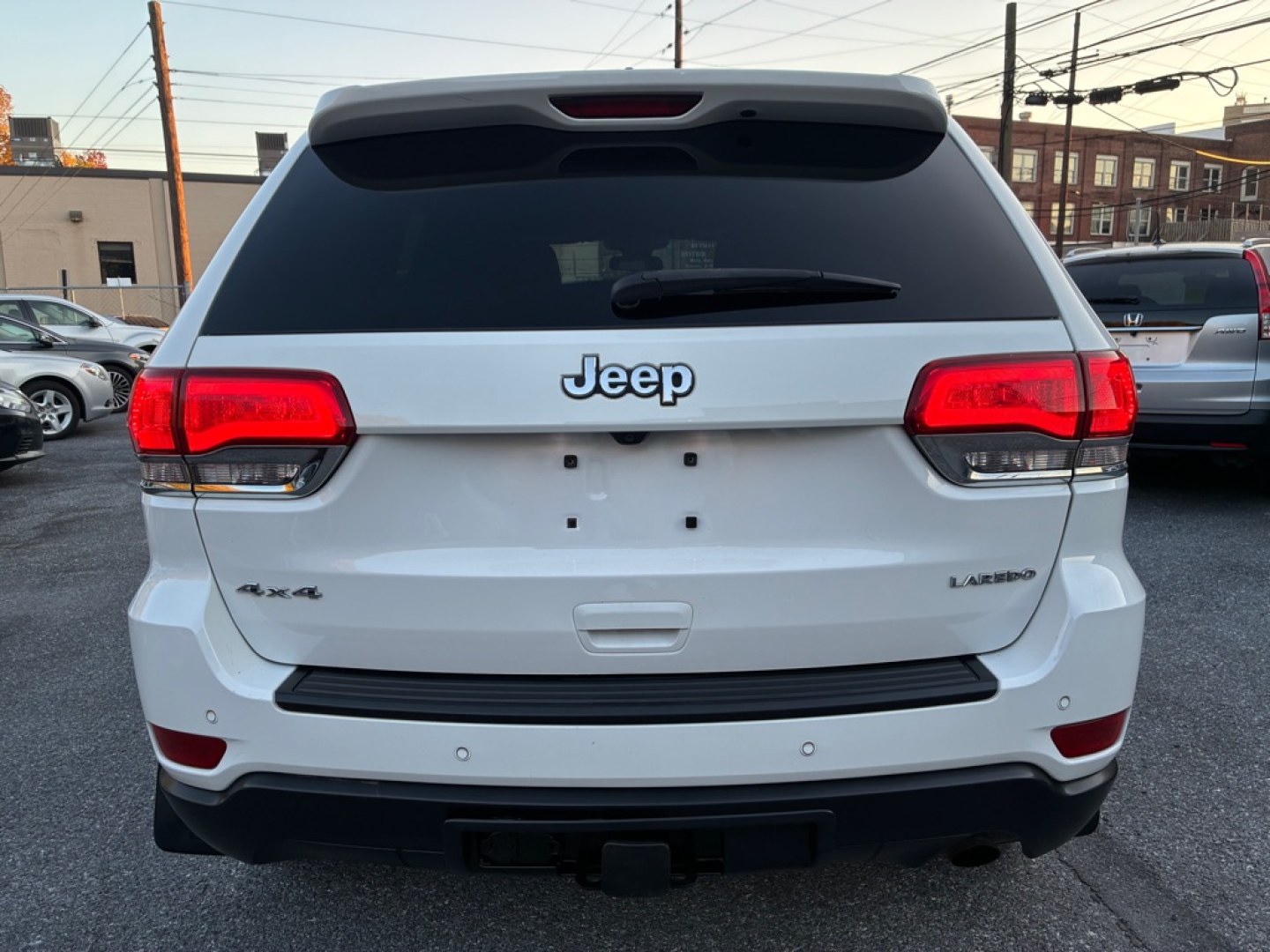 2019 WHITE JEEP GRAND CHEROKEE LAREDO (1C4RJFAG9KC) with an 3.6L engine, Automatic transmission, located at 117 North Cameron Street, Harrisburg, PA, 17101, (717) 963-8962, 40.266762, -76.875259 - WE FINANCE!!! MOST vehicles are available for financing. Good Credit/ Challenged Credit/ No Credit - ALL Trade-Ins Welcomed!!! APPLY ONLINE or CALL us TODAY Please call us to discuss your cash and/or financing options. Thanks for checking our inventory! We're here to help.- Photo#3