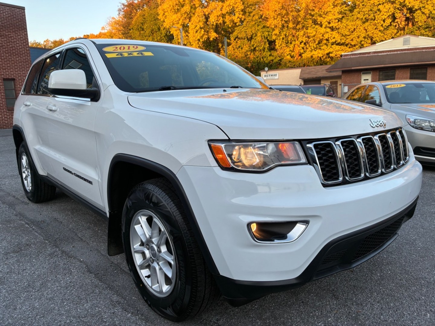 2019 WHITE JEEP GRAND CHEROKEE LAREDO (1C4RJFAG9KC) with an 3.6L engine, Automatic transmission, located at 117 North Cameron Street, Harrisburg, PA, 17101, (717) 963-8962, 40.266762, -76.875259 - WE FINANCE!!! MOST vehicles are available for financing. Good Credit/ Challenged Credit/ No Credit - ALL Trade-Ins Welcomed!!! APPLY ONLINE or CALL us TODAY Please call us to discuss your cash and/or financing options. Thanks for checking our inventory! We're here to help.- Photo#6