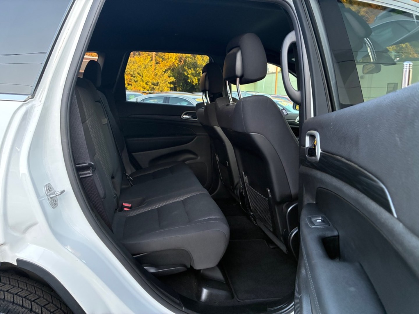 2019 WHITE JEEP GRAND CHEROKEE LAREDO (1C4RJFAG9KC) with an 3.6L engine, Automatic transmission, located at 117 North Cameron Street, Harrisburg, PA, 17101, (717) 963-8962, 40.266762, -76.875259 - WE FINANCE!!! MOST vehicles are available for financing. Good Credit/ Challenged Credit/ No Credit - ALL Trade-Ins Welcomed!!! APPLY ONLINE or CALL us TODAY Please call us to discuss your cash and/or financing options. Thanks for checking our inventory! We're here to help.- Photo#9