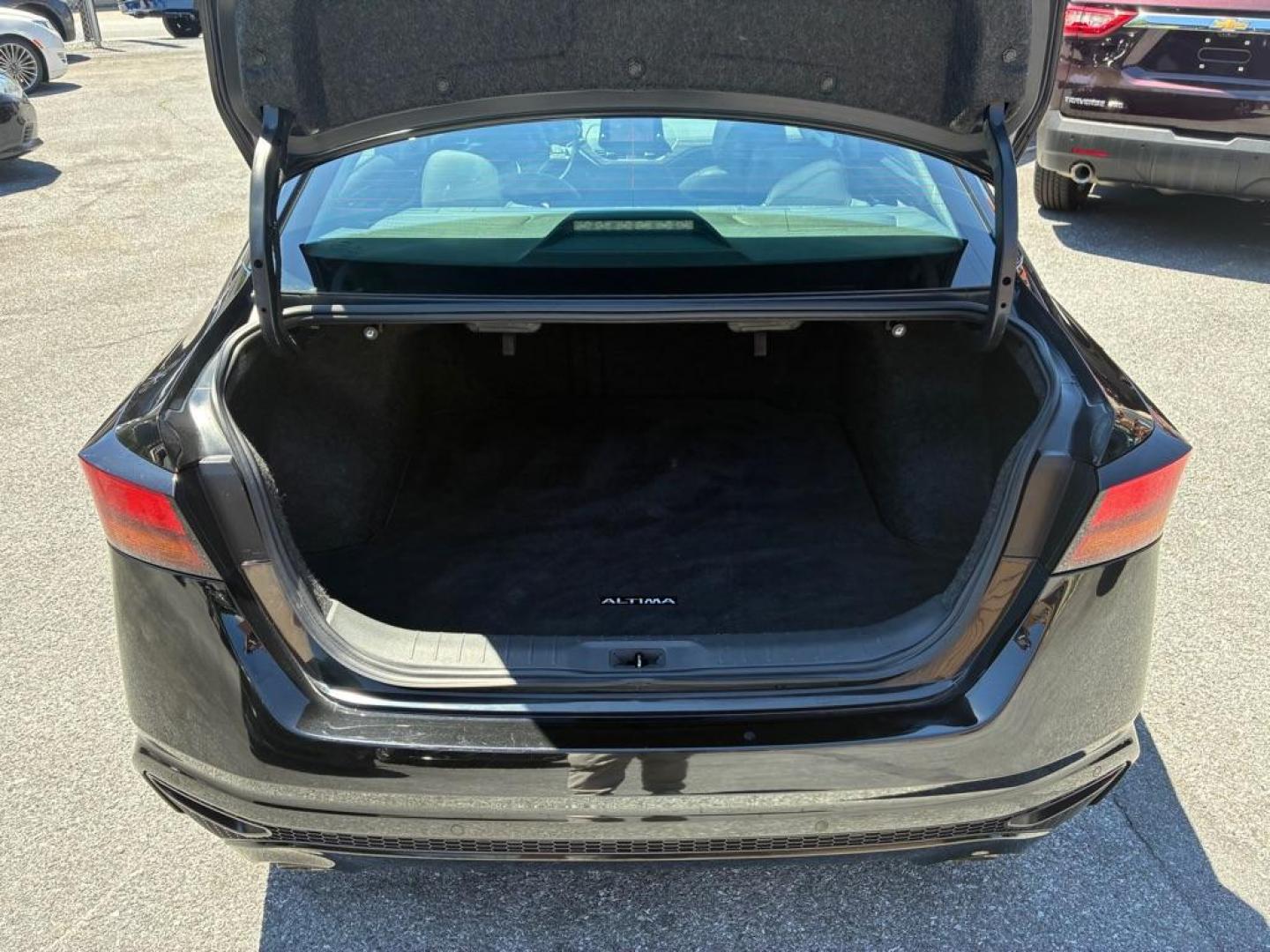 2019 BLACK NISSAN ALTIMA SL (1N4BL4EV9KC) with an 2.5L engine, Continuously Variable transmission, located at 117 North Cameron Street, Harrisburg, PA, 17101, (717) 963-8962, 40.266762, -76.875259 - WE FINANCE!!! MOST vehicles are available for financing. Good Credit/ Challenged Credit/ No Credit - ALL Trade-Ins Welcomed!!! APPLY ONLINE or CALL us TODAY Please call us to discuss your cash and/or financing options. Thanks for checking our inventory! We're here to help.- Photo#10