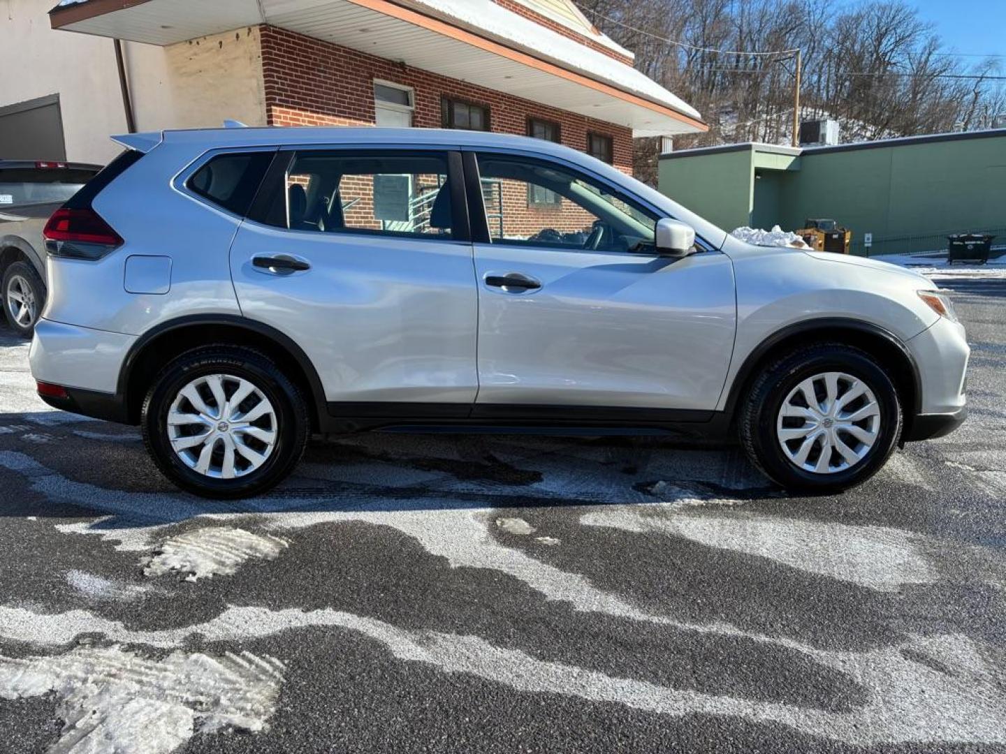 2019 SILVER NISSAN ROGUE S (KNMAT2MVXKP) with an 2.5L engine, Continuously Variable transmission, located at 117 North Cameron Street, Harrisburg, PA, 17101, (717) 963-8962, 40.266762, -76.875259 - WE FINANCE!!! Good Credit/ Challenged Credit/ No Credit - ALL Trade-Ins Welcomed!!! APPLY ONLINE or CALL us TODAY ;) Please call us to discuss your cash and/or financing options. - Photo#5
