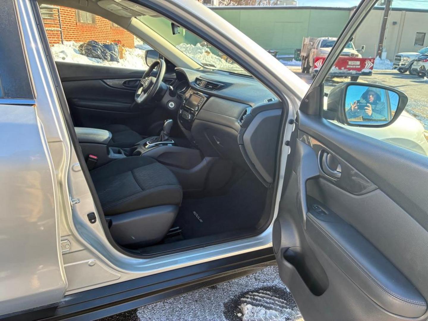 2019 SILVER NISSAN ROGUE S (KNMAT2MVXKP) with an 2.5L engine, Continuously Variable transmission, located at 117 North Cameron Street, Harrisburg, PA, 17101, (717) 963-8962, 40.266762, -76.875259 - WE FINANCE!!! Good Credit/ Challenged Credit/ No Credit - ALL Trade-Ins Welcomed!!! APPLY ONLINE or CALL us TODAY ;) Please call us to discuss your cash and/or financing options. - Photo#6
