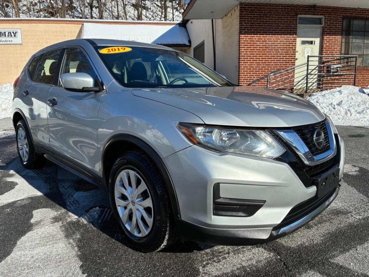 2019 SILVER NISSAN ROGUE S (KNMAT2MVXKP) with an 2.5L engine, Continuously Variable transmission, located at 117 North Cameron Street, Harrisburg, PA, 17101, (717) 963-8962, 40.266762, -76.875259 - WE FINANCE!!! Good Credit/ Challenged Credit/ No Credit - ALL Trade-Ins Welcomed!!! APPLY ONLINE or CALL us TODAY ;) Please call us to discuss your cash and/or financing options. - Photo#7