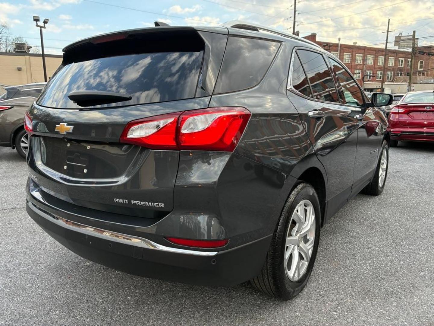 2020 GRAY CHEVROLET EQUINOX PREMIER (2GNAXXEV1L6) with an 1.5L engine, Automatic transmission, located at 117 North Cameron Street, Harrisburg, PA, 17101, (717) 963-8962, 40.266762, -76.875259 - WE FINANCE!!! Good Credit/ Challenged Credit/ No Credit - ALL Trade-Ins Welcomed!!! APPLY ONLINE or CALL us TODAY ;) Please call us to discuss your cash and/or financing options. - Photo#4