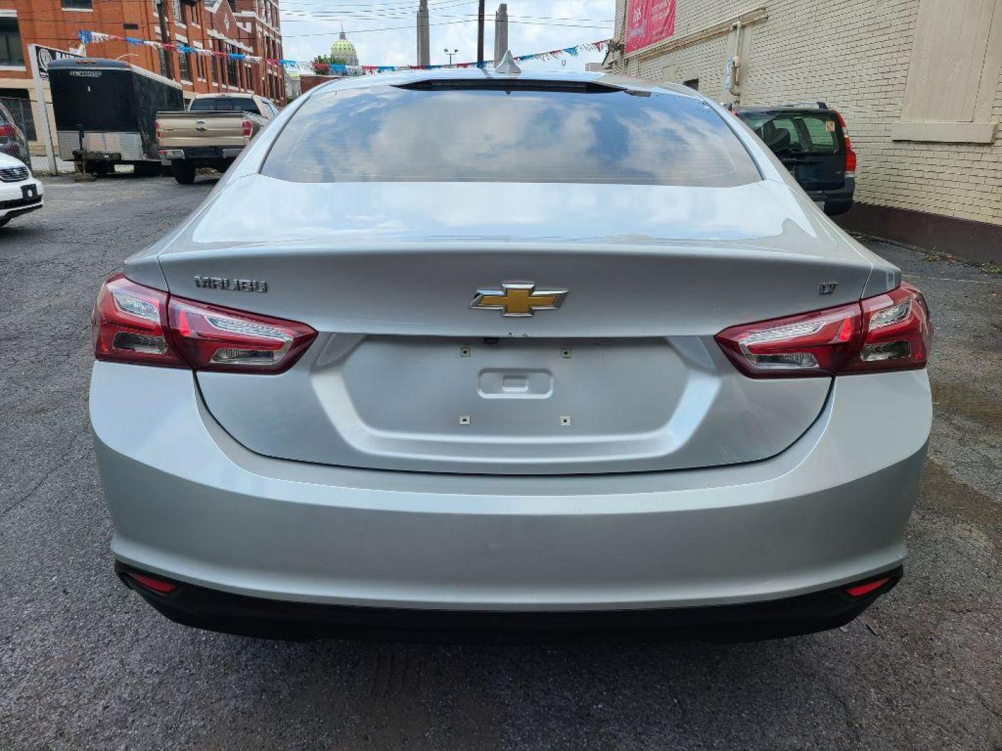 2020 SILVER CHEVROLET MALIBU LT (1G1ZD5ST3LF) with an 1.5L engine, Continuously Variable transmission, located at 117 North Cameron Street, Harrisburg, PA, 17101, (717) 963-8962, 40.266762, -76.875259 - WE FINANCE!!! Good Credit/ Bad Credit/ No Credit - ALL Trade-Ins Welcomed!!! ***Guaranteed Credit Approval*** APPLY ONLINE or CALL us TODAY ;) Internet Prices and Marketplace Prices are SPECIAL discounted ***CASH DEALS*** Retail Prices are higher. Please call us to discuss your cash and finan - Photo#3