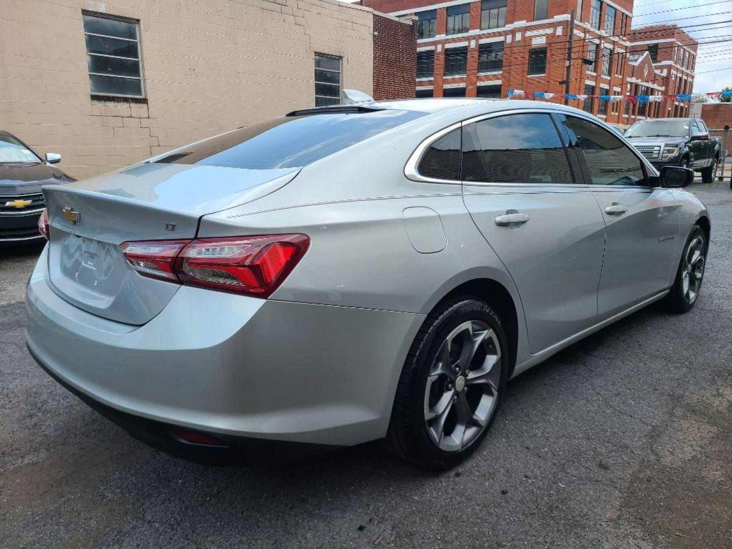 2020 SILVER CHEVROLET MALIBU LT (1G1ZD5ST3LF) with an 1.5L engine, Continuously Variable transmission, located at 117 North Cameron Street, Harrisburg, PA, 17101, (717) 963-8962, 40.266762, -76.875259 - WE FINANCE!!! Good Credit/ Bad Credit/ No Credit - ALL Trade-Ins Welcomed!!! ***Guaranteed Credit Approval*** APPLY ONLINE or CALL us TODAY ;) Internet Prices and Marketplace Prices are SPECIAL discounted ***CASH DEALS*** Retail Prices are higher. Please call us to discuss your cash and finan - Photo#4