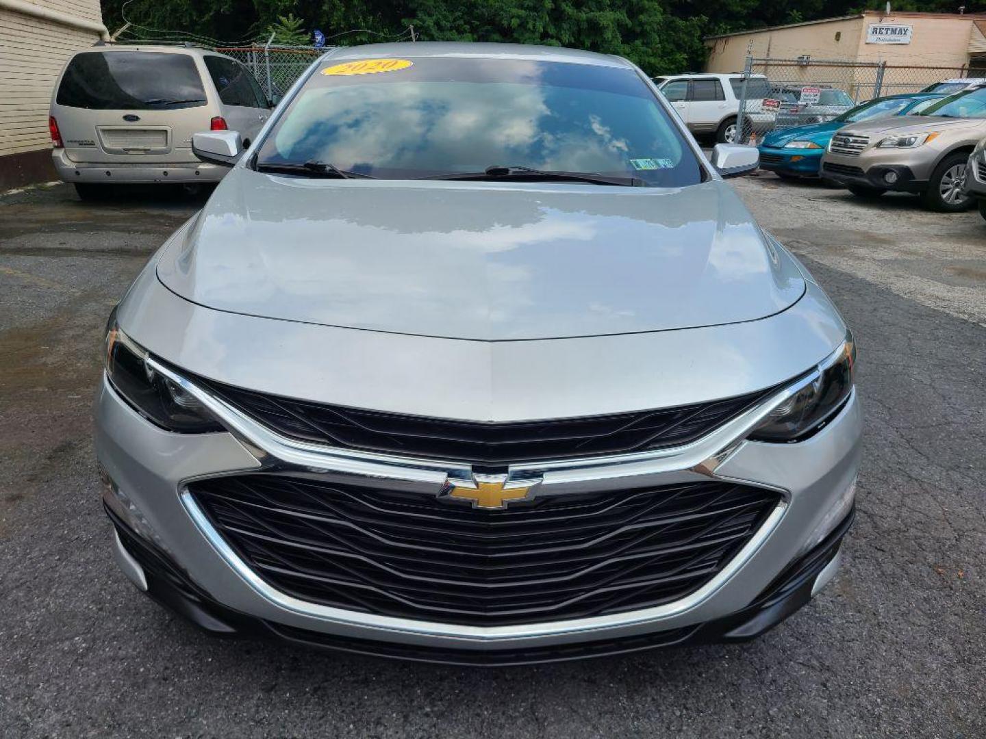 2020 SILVER CHEVROLET MALIBU LT (1G1ZD5ST3LF) with an 1.5L engine, Continuously Variable transmission, located at 117 North Cameron Street, Harrisburg, PA, 17101, (717) 963-8962, 40.266762, -76.875259 - WE FINANCE!!! Good Credit/ Bad Credit/ No Credit - ALL Trade-Ins Welcomed!!! ***Guaranteed Credit Approval*** APPLY ONLINE or CALL us TODAY ;) Internet Prices and Marketplace Prices are SPECIAL discounted ***CASH DEALS*** Retail Prices are higher. Please call us to discuss your cash and finan - Photo#7