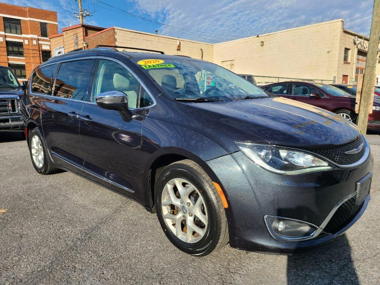 2020 GRAY CHRYSLER PACIFICA LIMITED (2C4RC1GG4LR) with an 3.6L engine, Automatic transmission, located at 117 North Cameron Street, Harrisburg, PA, 17101, (717) 963-8962, 40.266762, -76.875259 - WE FINANCE!!! Good Credit/ Bad Credit/ No Credit - ALL Trade-Ins Welcomed!!! ***Guaranteed Credit Approval*** APPLY ONLINE or CALL us TODAY ;) Please call us to discuss your cash and financing options. - Photo#6