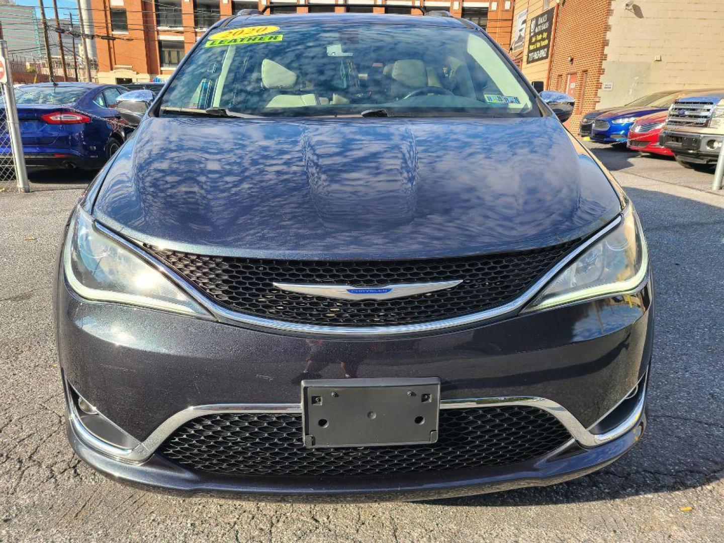 2020 GRAY CHRYSLER PACIFICA LIMITED (2C4RC1GG4LR) with an 3.6L engine, Automatic transmission, located at 117 North Cameron Street, Harrisburg, PA, 17101, (717) 963-8962, 40.266762, -76.875259 - WE FINANCE!!! Good Credit/ Bad Credit/ No Credit - ALL Trade-Ins Welcomed!!! ***Guaranteed Credit Approval*** APPLY ONLINE or CALL us TODAY ;) Please call us to discuss your cash and financing options. - Photo#7