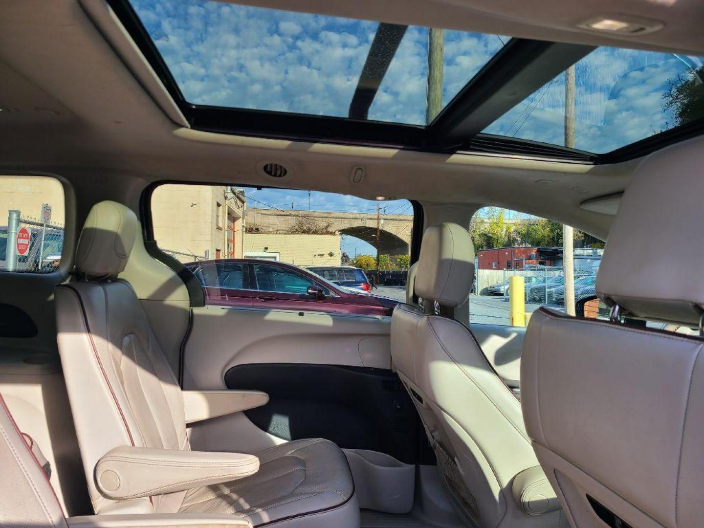 2020 GRAY CHRYSLER PACIFICA LIMITED (2C4RC1GG4LR) with an 3.6L engine, Automatic transmission, located at 117 North Cameron Street, Harrisburg, PA, 17101, (717) 963-8962, 40.266762, -76.875259 - WE FINANCE!!! Good Credit/ Bad Credit/ No Credit - ALL Trade-Ins Welcomed!!! ***Guaranteed Credit Approval*** APPLY ONLINE or CALL us TODAY ;) Please call us to discuss your cash and financing options. - Photo#11