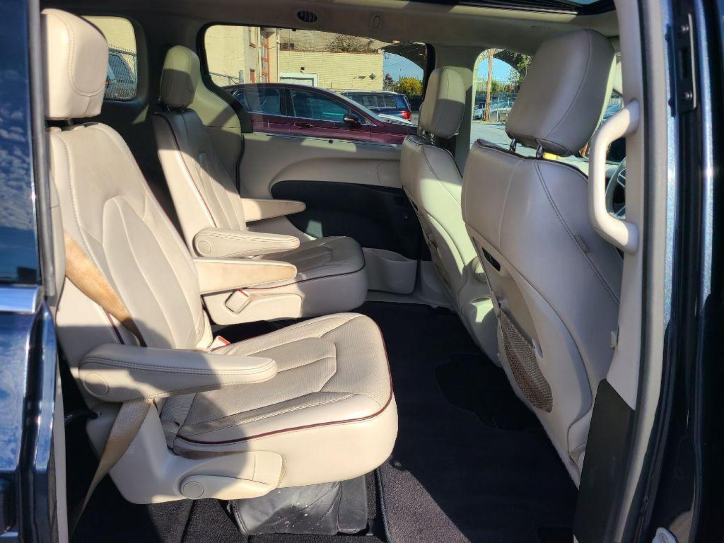 2020 GRAY CHRYSLER PACIFICA LIMITED (2C4RC1GG4LR) with an 3.6L engine, Automatic transmission, located at 117 North Cameron Street, Harrisburg, PA, 17101, (717) 963-8962, 40.266762, -76.875259 - WE FINANCE!!! Good Credit/ Bad Credit/ No Credit - ALL Trade-Ins Welcomed!!! ***Guaranteed Credit Approval*** APPLY ONLINE or CALL us TODAY ;) Please call us to discuss your cash and financing options. - Photo#12