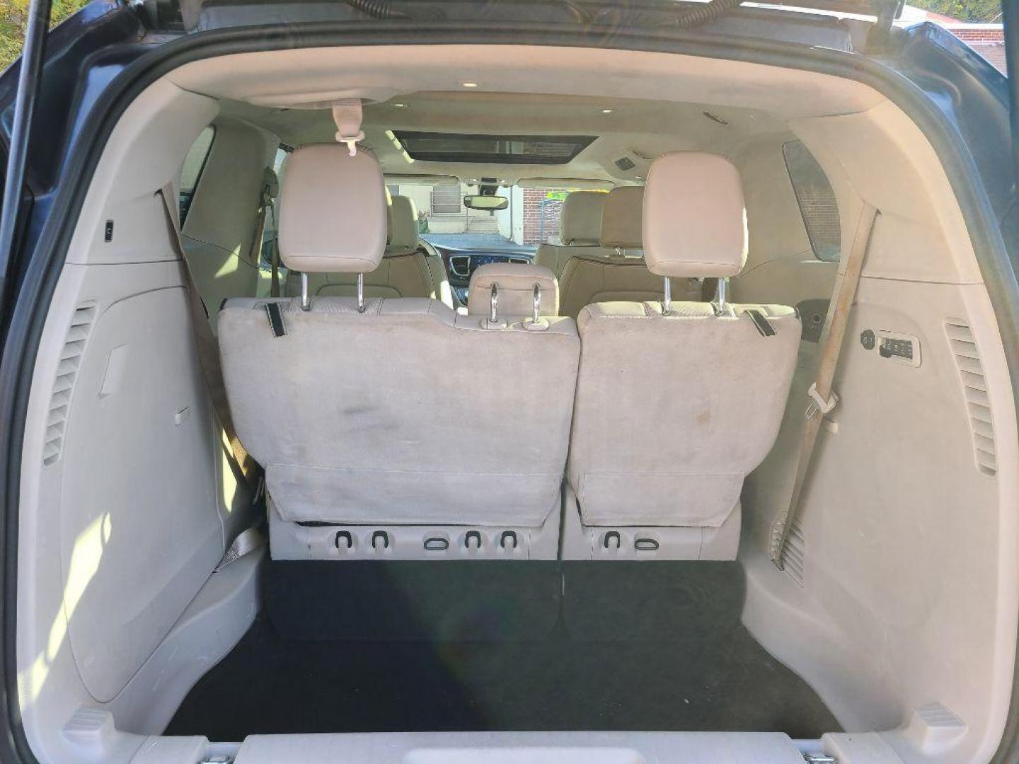 2020 GRAY CHRYSLER PACIFICA LIMITED (2C4RC1GG4LR) with an 3.6L engine, Automatic transmission, located at 117 North Cameron Street, Harrisburg, PA, 17101, (717) 963-8962, 40.266762, -76.875259 - WE FINANCE!!! Good Credit/ Bad Credit/ No Credit - ALL Trade-Ins Welcomed!!! ***Guaranteed Credit Approval*** APPLY ONLINE or CALL us TODAY ;) Please call us to discuss your cash and financing options. - Photo#13