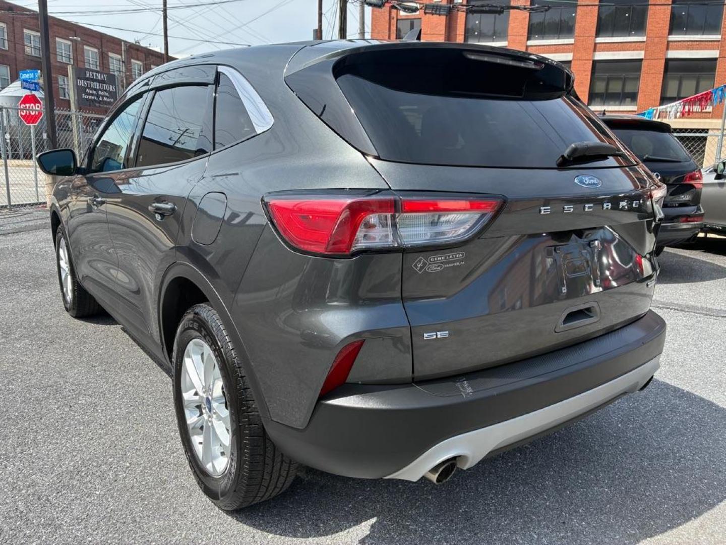 2020 GREY FORD ESCAPE SE (1FMCU9G61LU) with an 1.5L engine, Automatic transmission, located at 117 North Cameron Street, Harrisburg, PA, 17101, (717) 963-8962, 40.266762, -76.875259 - WE FINANCE!!! MOST vehicles are available for financing. Good Credit/ Challenged Credit/ No Credit - ALL Trade-Ins Welcomed!!! APPLY ONLINE or CALL us TODAY Please call us to discuss your cash and/or financing options. Thanks for checking our inventory! We're here to help. - Photo#2