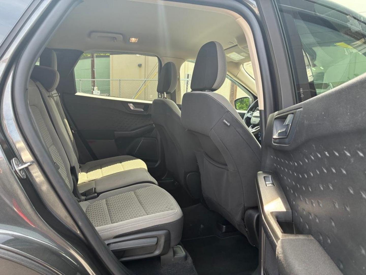 2020 GREY FORD ESCAPE SE (1FMCU9G61LU) with an 1.5L engine, Automatic transmission, located at 117 North Cameron Street, Harrisburg, PA, 17101, (717) 963-8962, 40.266762, -76.875259 - WE FINANCE!!! MOST vehicles are available for financing. Good Credit/ Challenged Credit/ No Credit - ALL Trade-Ins Welcomed!!! APPLY ONLINE or CALL us TODAY Please call us to discuss your cash and/or financing options. Thanks for checking our inventory! We're here to help. - Photo#9