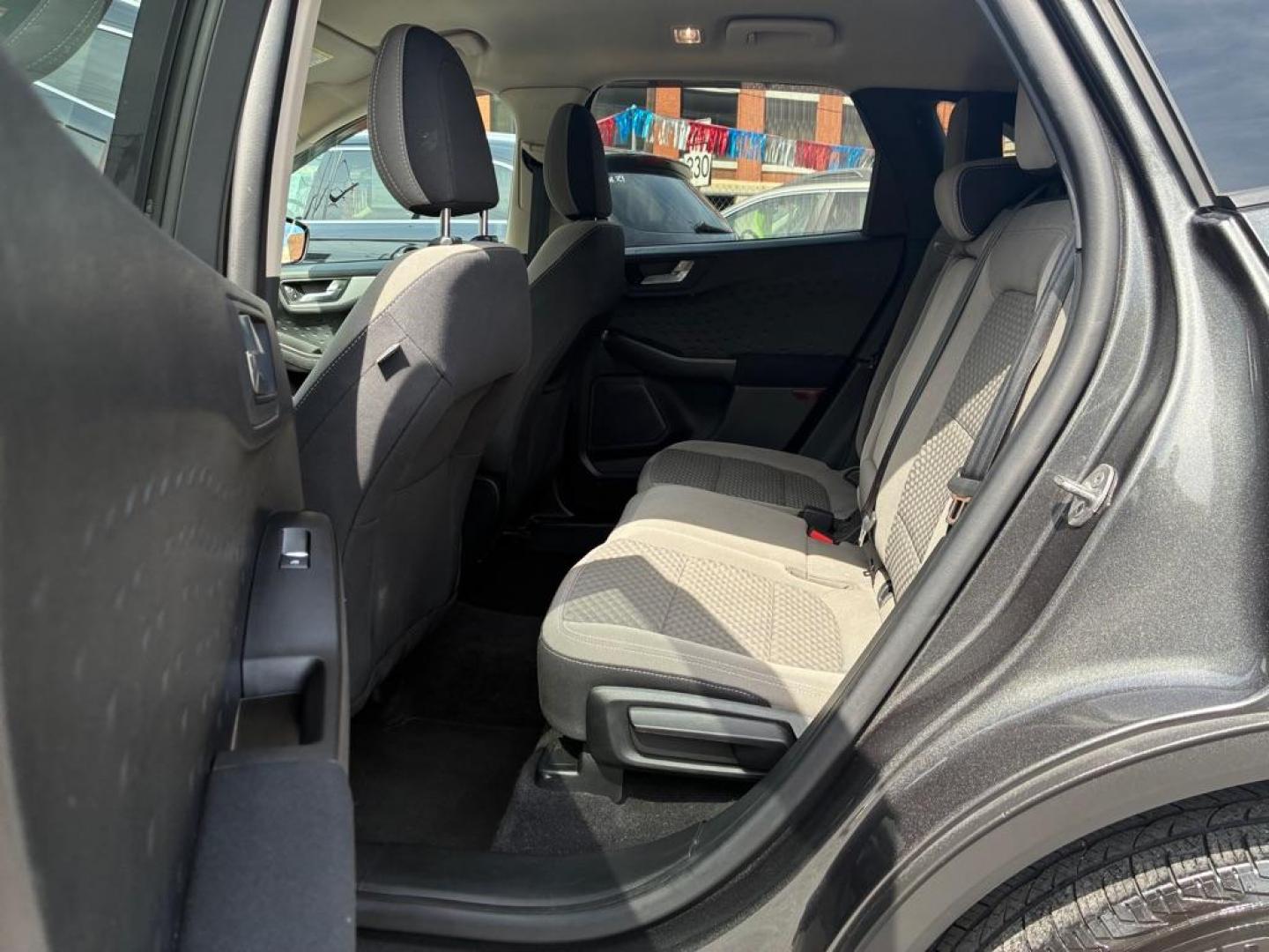 2020 GREY FORD ESCAPE SE (1FMCU9G61LU) with an 1.5L engine, Automatic transmission, located at 117 North Cameron Street, Harrisburg, PA, 17101, (717) 963-8962, 40.266762, -76.875259 - WE FINANCE!!! MOST vehicles are available for financing. Good Credit/ Challenged Credit/ No Credit - ALL Trade-Ins Welcomed!!! APPLY ONLINE or CALL us TODAY Please call us to discuss your cash and/or financing options. Thanks for checking our inventory! We're here to help. - Photo#11