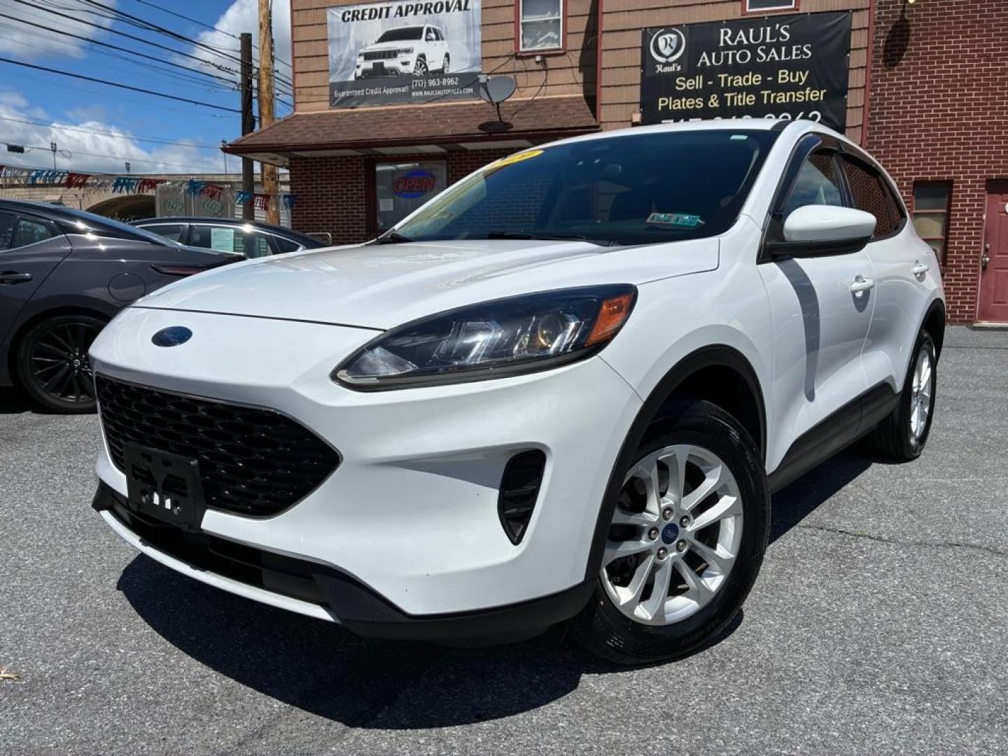 2020 WHITE FORD ESCAPE SE (1FMCU9G64LU) with an 1.5L engine, Automatic transmission, located at 117 North Cameron Street, Harrisburg, PA, 17101, (717) 963-8962, 40.266762, -76.875259 - WE FINANCE!!! MOST vehicles are available for financing. Good Credit/ Challenged Credit/ No Credit - ALL Trade-Ins Welcomed!!! APPLY ONLINE or CALL us TODAY Please call us to discuss your cash and/or financing options. Thanks for checking our inventory! We're here to help.- Photo#0