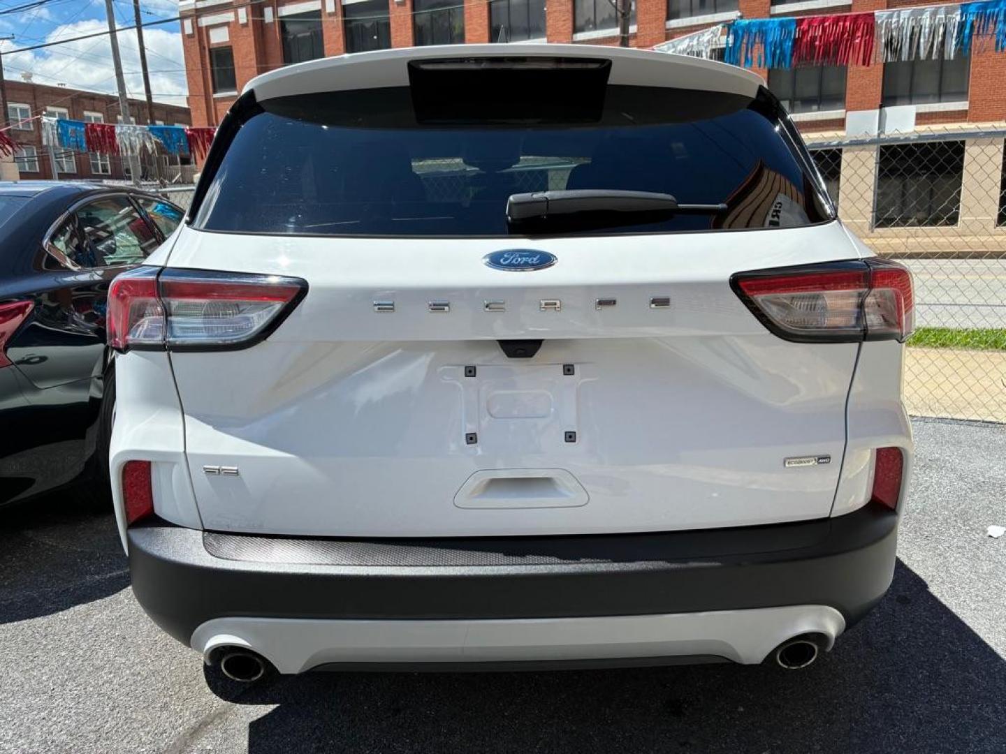 2020 WHITE FORD ESCAPE SE (1FMCU9G64LU) with an 1.5L engine, Automatic transmission, located at 117 North Cameron Street, Harrisburg, PA, 17101, (717) 963-8962, 40.266762, -76.875259 - WE FINANCE!!! MOST vehicles are available for financing. Good Credit/ Challenged Credit/ No Credit - ALL Trade-Ins Welcomed!!! APPLY ONLINE or CALL us TODAY Please call us to discuss your cash and/or financing options. Thanks for checking our inventory! We're here to help.- Photo#3