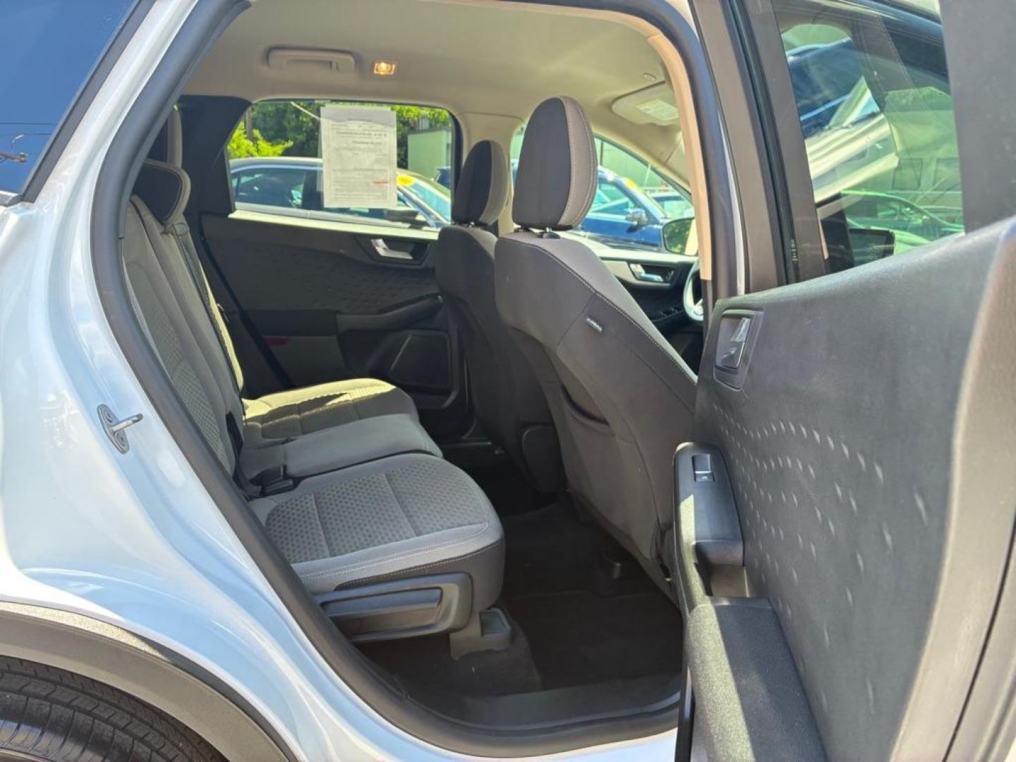 2020 WHITE FORD ESCAPE SE (1FMCU9G64LU) with an 1.5L engine, Automatic transmission, located at 117 North Cameron Street, Harrisburg, PA, 17101, (717) 963-8962, 40.266762, -76.875259 - WE FINANCE!!! MOST vehicles are available for financing. Good Credit/ Challenged Credit/ No Credit - ALL Trade-Ins Welcomed!!! APPLY ONLINE or CALL us TODAY Please call us to discuss your cash and/or financing options. Thanks for checking our inventory! We're here to help.- Photo#9