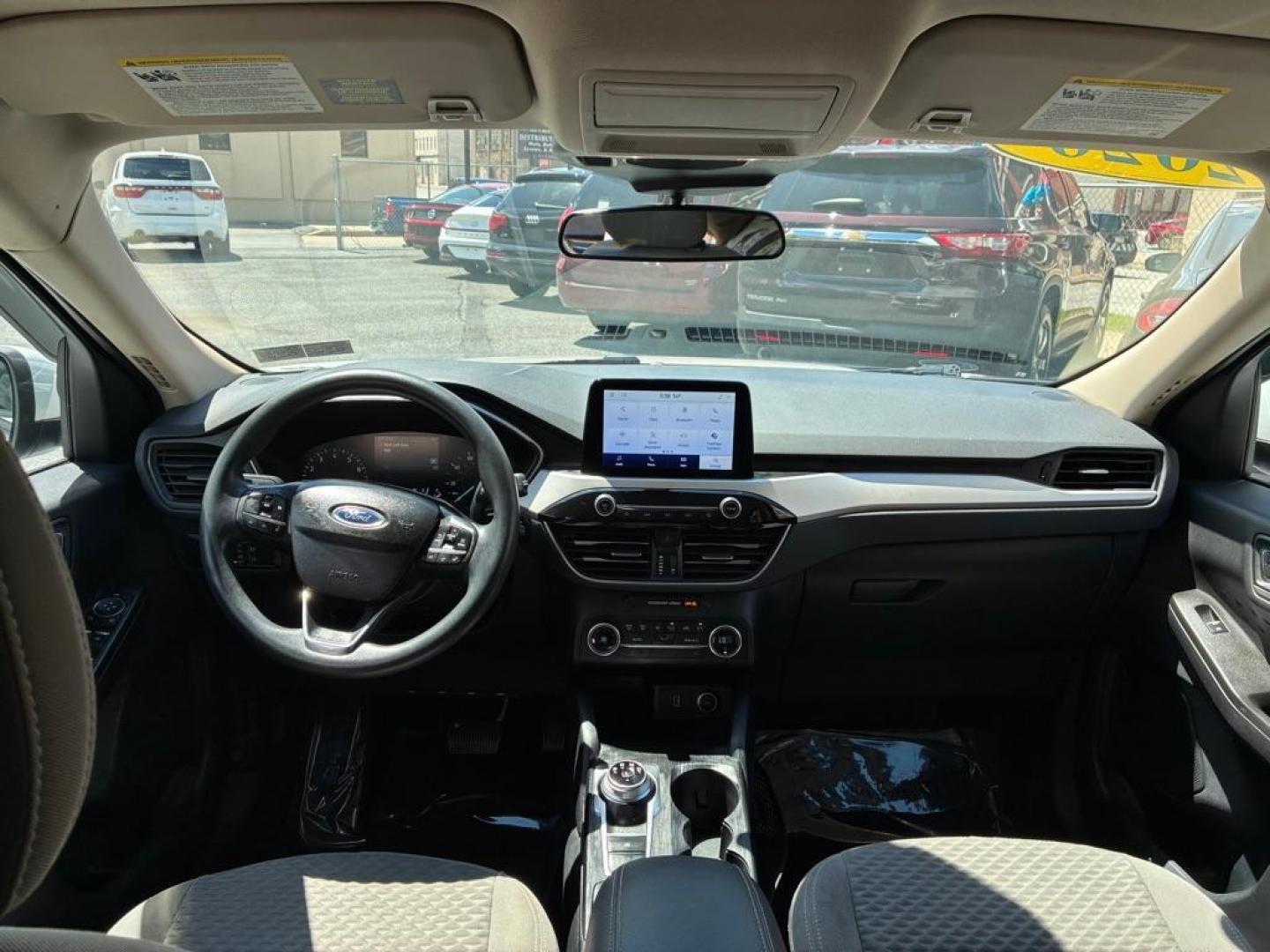 2020 WHITE FORD ESCAPE SE (1FMCU9G64LU) with an 1.5L engine, Automatic transmission, located at 117 North Cameron Street, Harrisburg, PA, 17101, (717) 963-8962, 40.266762, -76.875259 - WE FINANCE!!! MOST vehicles are available for financing. Good Credit/ Challenged Credit/ No Credit - ALL Trade-Ins Welcomed!!! APPLY ONLINE or CALL us TODAY Please call us to discuss your cash and/or financing options. Thanks for checking our inventory! We're here to help.- Photo#12