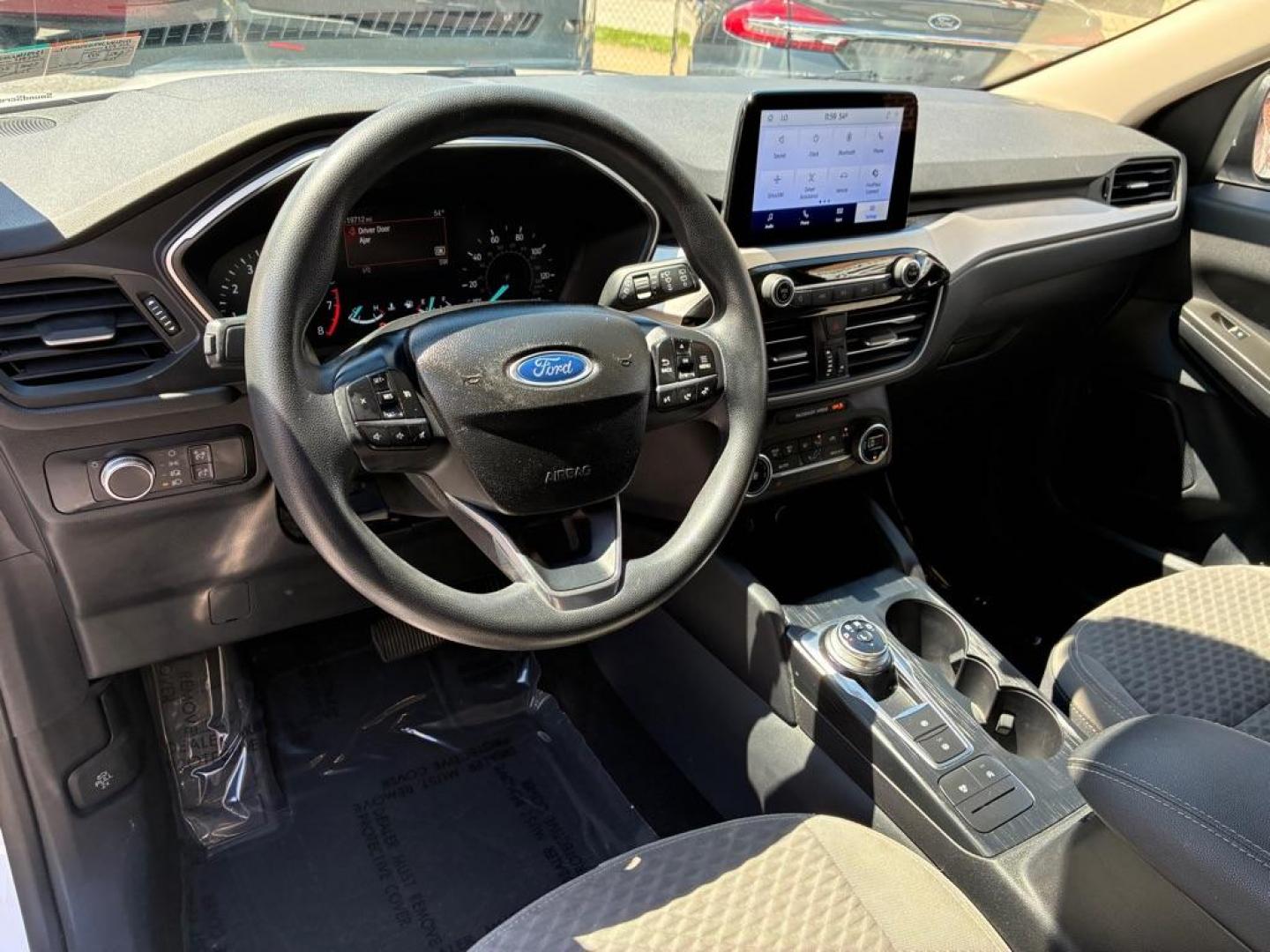 2020 WHITE FORD ESCAPE SE (1FMCU9G64LU) with an 1.5L engine, Automatic transmission, located at 117 North Cameron Street, Harrisburg, PA, 17101, (717) 963-8962, 40.266762, -76.875259 - WE FINANCE!!! MOST vehicles are available for financing. Good Credit/ Challenged Credit/ No Credit - ALL Trade-Ins Welcomed!!! APPLY ONLINE or CALL us TODAY Please call us to discuss your cash and/or financing options. Thanks for checking our inventory! We're here to help.- Photo#14