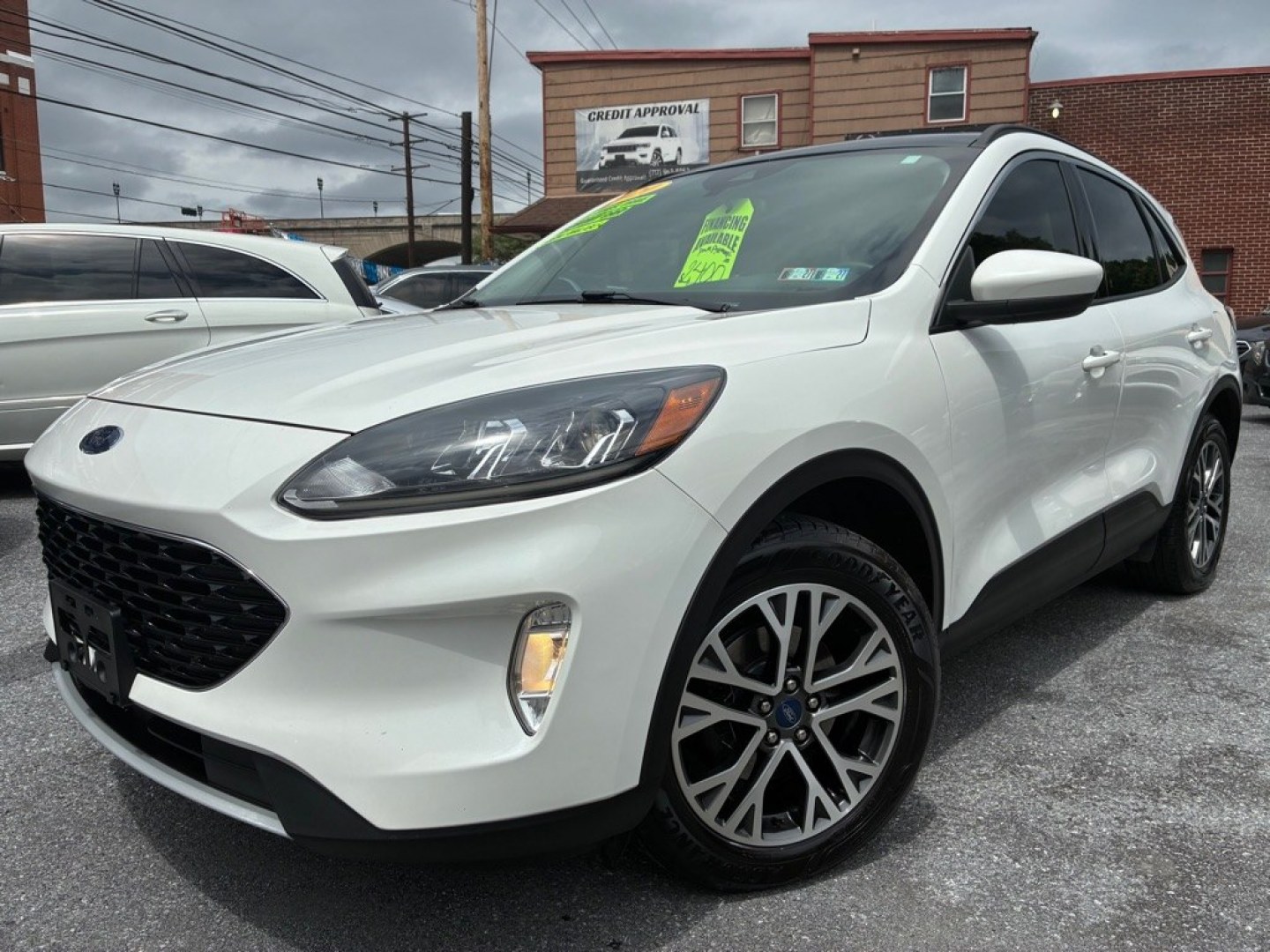 2020 WHITE FORD ESCAPE SEL (1FMCU9H92LU) with an 2.0L engine, Automatic transmission, located at 117 North Cameron Street, Harrisburg, PA, 17101, (717) 963-8962, 40.266762, -76.875259 - WE FINANCE!!! MOST vehicles are available for financing. Good Credit/ Challenged Credit/ No Credit - ALL Trade-Ins Welcomed!!! APPLY ONLINE or CALL us TODAY Please call us to discuss your cash and/or financing options. Thanks for checking our inventory! We're here to help.- Photo#0