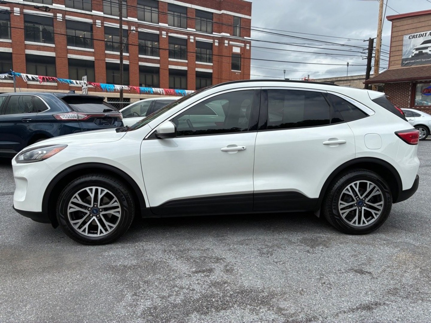 2020 WHITE FORD ESCAPE SEL (1FMCU9H92LU) with an 2.0L engine, Automatic transmission, located at 117 North Cameron Street, Harrisburg, PA, 17101, (717) 963-8962, 40.266762, -76.875259 - WE FINANCE!!! MOST vehicles are available for financing. Good Credit/ Challenged Credit/ No Credit - ALL Trade-Ins Welcomed!!! APPLY ONLINE or CALL us TODAY Please call us to discuss your cash and/or financing options. Thanks for checking our inventory! We're here to help.- Photo#1