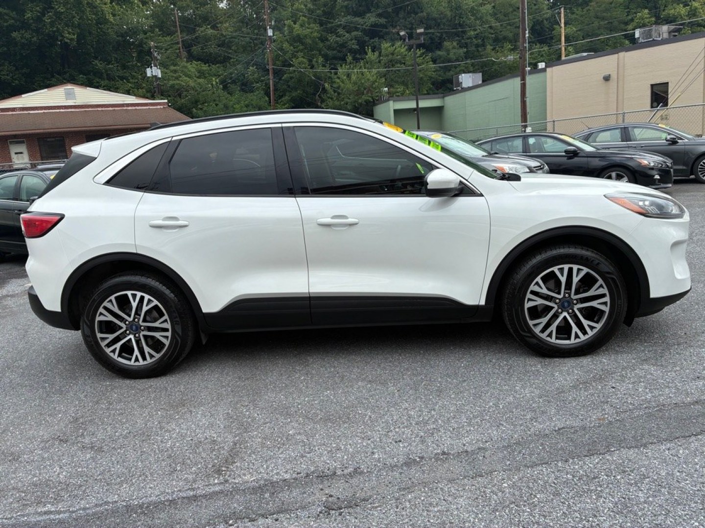 2020 WHITE FORD ESCAPE SEL (1FMCU9H92LU) with an 2.0L engine, Automatic transmission, located at 117 North Cameron Street, Harrisburg, PA, 17101, (717) 963-8962, 40.266762, -76.875259 - WE FINANCE!!! MOST vehicles are available for financing. Good Credit/ Challenged Credit/ No Credit - ALL Trade-Ins Welcomed!!! APPLY ONLINE or CALL us TODAY Please call us to discuss your cash and/or financing options. Thanks for checking our inventory! We're here to help.- Photo#5