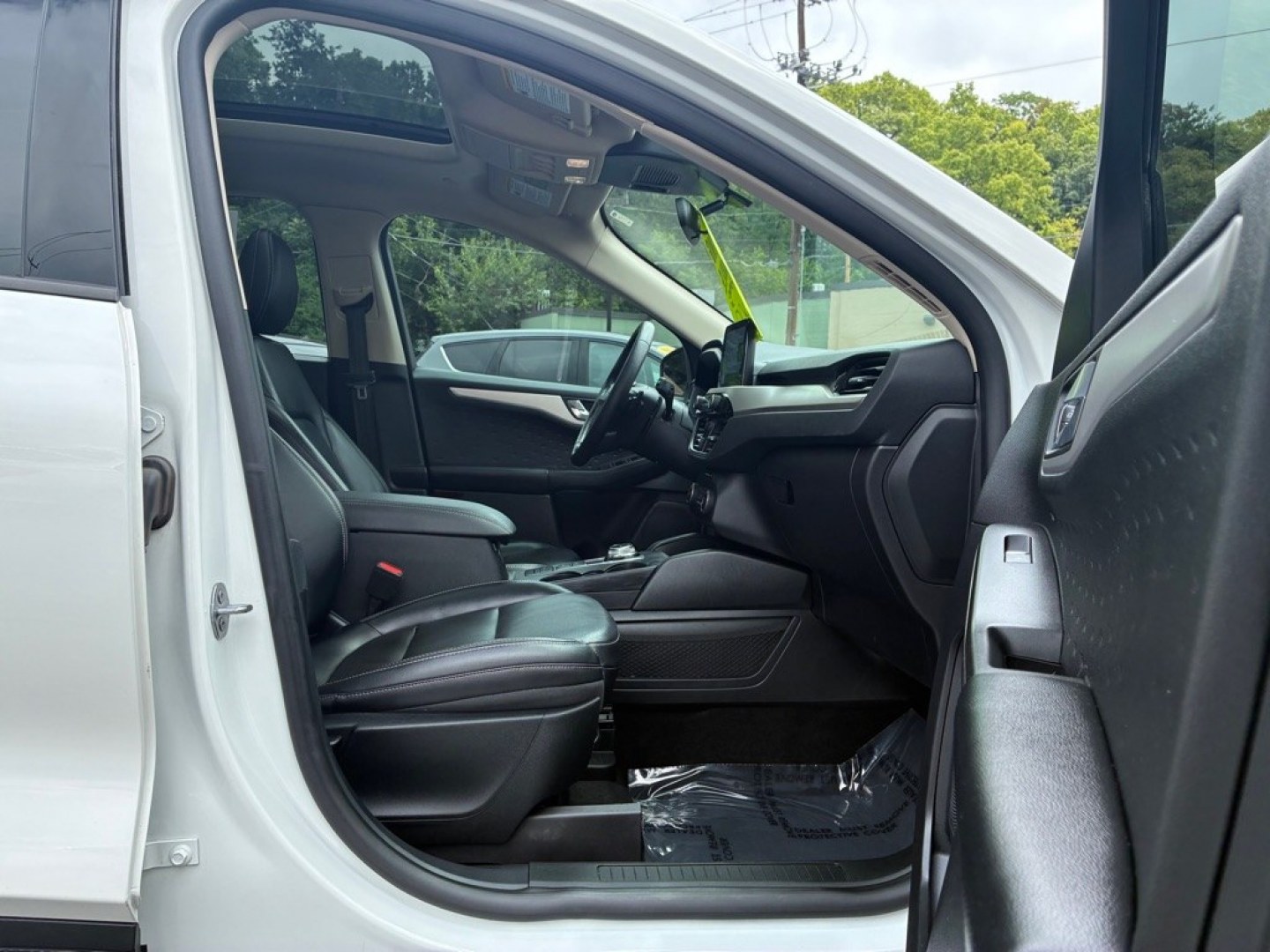 2020 WHITE FORD ESCAPE SEL (1FMCU9H92LU) with an 2.0L engine, Automatic transmission, located at 117 North Cameron Street, Harrisburg, PA, 17101, (717) 963-8962, 40.266762, -76.875259 - WE FINANCE!!! MOST vehicles are available for financing. Good Credit/ Challenged Credit/ No Credit - ALL Trade-Ins Welcomed!!! APPLY ONLINE or CALL us TODAY Please call us to discuss your cash and/or financing options. Thanks for checking our inventory! We're here to help.- Photo#8