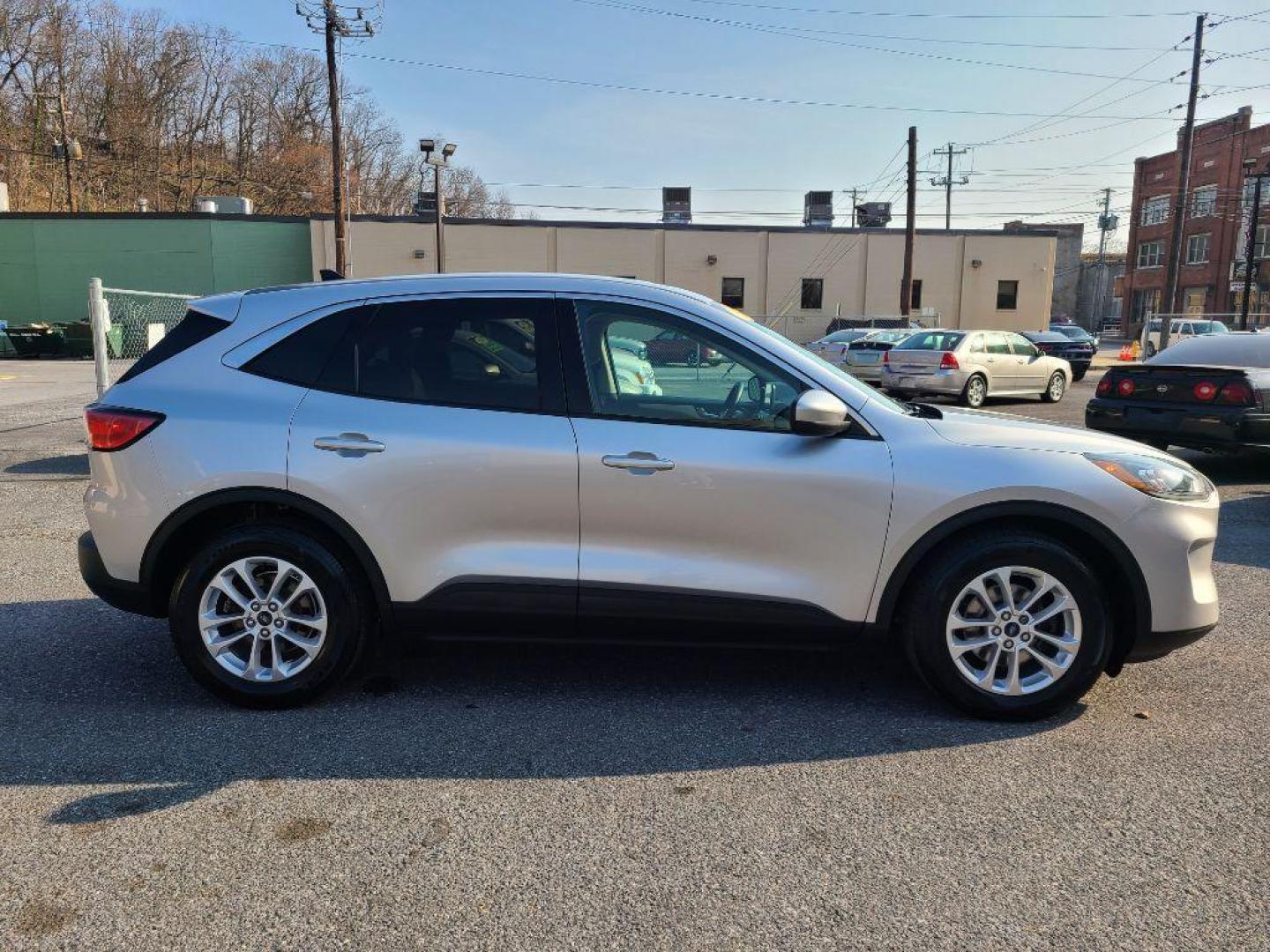 2020 SILVER FORD ESCAPE SE (1FMCU0G68LU) with an 1.5L engine, Automatic transmission, located at 7981 Paxton Street, Harrisburg, PA, 17111, (717) 561-2926, 40.261490, -76.749229 - WE FINANCE!!! Good Credit/ Bad Credit/ No Credit - ALL Trade-Ins Welcomed!!! ***Guaranteed Credit Approval*** APPLY ONLINE or CALL us TODAY ;) Internet Prices and Marketplace Prices are SPECIAL discounted ***CASH DEALS*** Retail Prices are higher. Please call us to discuss your cash and finan - Photo#3