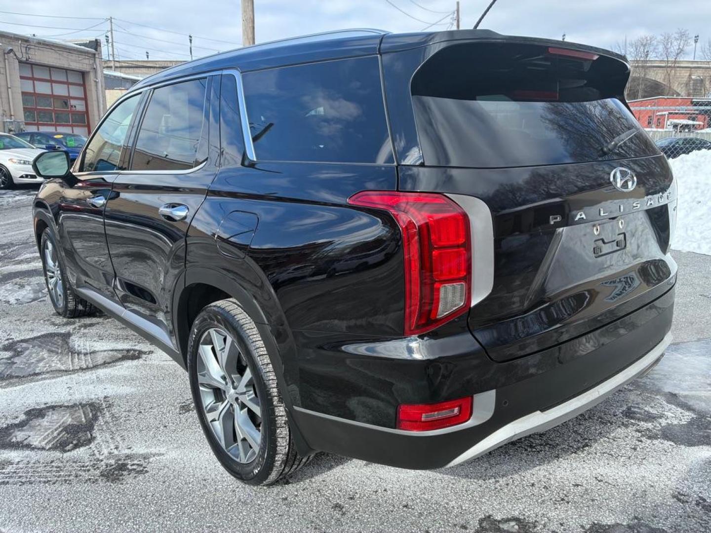 2020 BLACK HYUNDAI PALISADE SEL (KM8R4DHE2LU) with an 3.8L engine, Automatic transmission, located at 117 North Cameron Street, Harrisburg, PA, 17101, (717) 963-8962, 40.266762, -76.875259 - WE FINANCE!!! Good Credit/ Challenged Credit/ No Credit - ALL Trade-Ins Welcomed!!! APPLY ONLINE or CALL us TODAY ;) Please call us to discuss your cash and/or financing options. - Photo#2