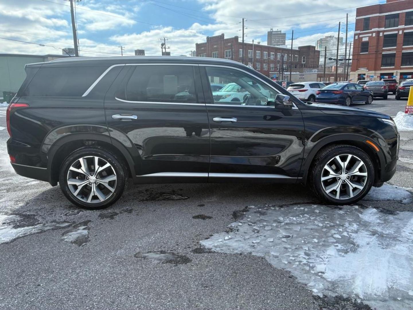 2020 BLACK HYUNDAI PALISADE SEL (KM8R4DHE2LU) with an 3.8L engine, Automatic transmission, located at 117 North Cameron Street, Harrisburg, PA, 17101, (717) 963-8962, 40.266762, -76.875259 - WE FINANCE!!! Good Credit/ Challenged Credit/ No Credit - ALL Trade-Ins Welcomed!!! APPLY ONLINE or CALL us TODAY ;) Please call us to discuss your cash and/or financing options. - Photo#5