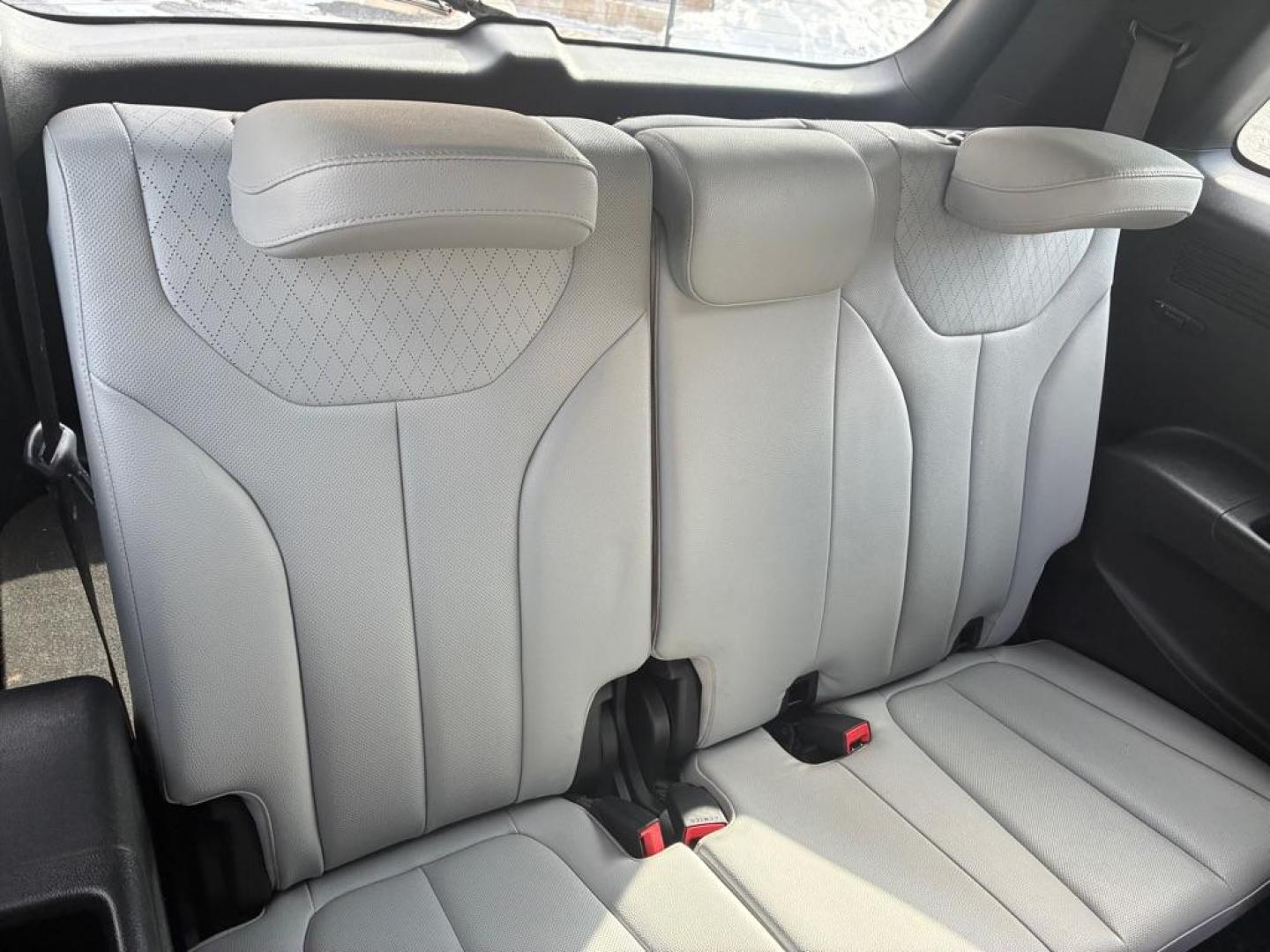 2020 BLACK HYUNDAI PALISADE SEL (KM8R4DHE2LU) with an 3.8L engine, Automatic transmission, located at 117 North Cameron Street, Harrisburg, PA, 17101, (717) 963-8962, 40.266762, -76.875259 - WE FINANCE!!! Good Credit/ Challenged Credit/ No Credit - ALL Trade-Ins Welcomed!!! APPLY ONLINE or CALL us TODAY ;) Please call us to discuss your cash and/or financing options. - Photo#11