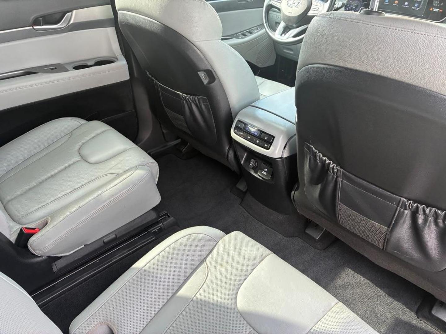 2020 BLACK HYUNDAI PALISADE SEL (KM8R4DHE2LU) with an 3.8L engine, Automatic transmission, located at 117 North Cameron Street, Harrisburg, PA, 17101, (717) 963-8962, 40.266762, -76.875259 - WE FINANCE!!! Good Credit/ Challenged Credit/ No Credit - ALL Trade-Ins Welcomed!!! APPLY ONLINE or CALL us TODAY ;) Please call us to discuss your cash and/or financing options. - Photo#12