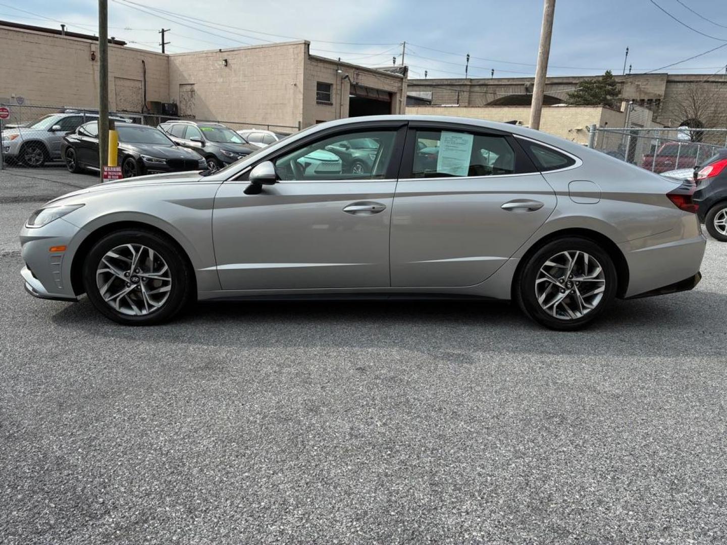 2020 SILVER HYUNDAI SONATA SEL (5NPEL4JA1LH) with an 2.5L engine, Automatic transmission, located at 117 North Cameron Street, Harrisburg, PA, 17101, (717) 963-8962, 40.266762, -76.875259 - WE FINANCE!!! Good Credit/ Challenged Credit/ No Credit - ALL Trade-Ins Welcomed!!! APPLY ONLINE or CALL us TODAY ;) Please call us to discuss your cash and/or financing options. - Photo#1