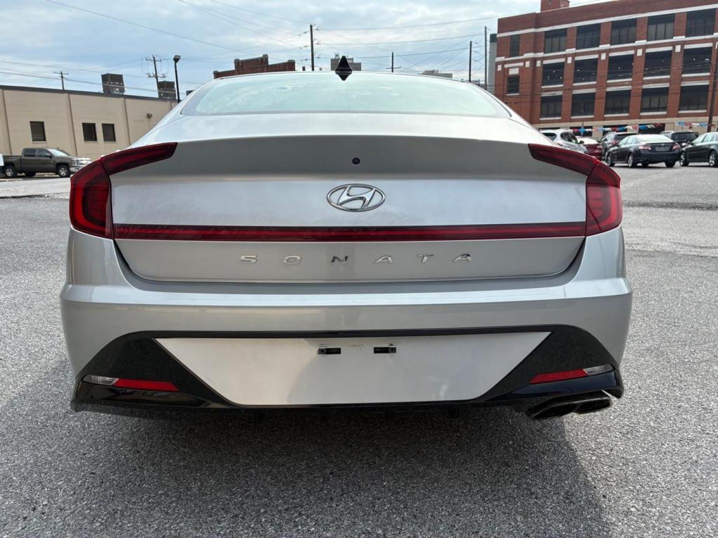 2020 SILVER HYUNDAI SONATA SEL (5NPEL4JA1LH) with an 2.5L engine, Automatic transmission, located at 117 North Cameron Street, Harrisburg, PA, 17101, (717) 963-8962, 40.266762, -76.875259 - WE FINANCE!!! Good Credit/ Challenged Credit/ No Credit - ALL Trade-Ins Welcomed!!! APPLY ONLINE or CALL us TODAY ;) Please call us to discuss your cash and/or financing options. - Photo#3