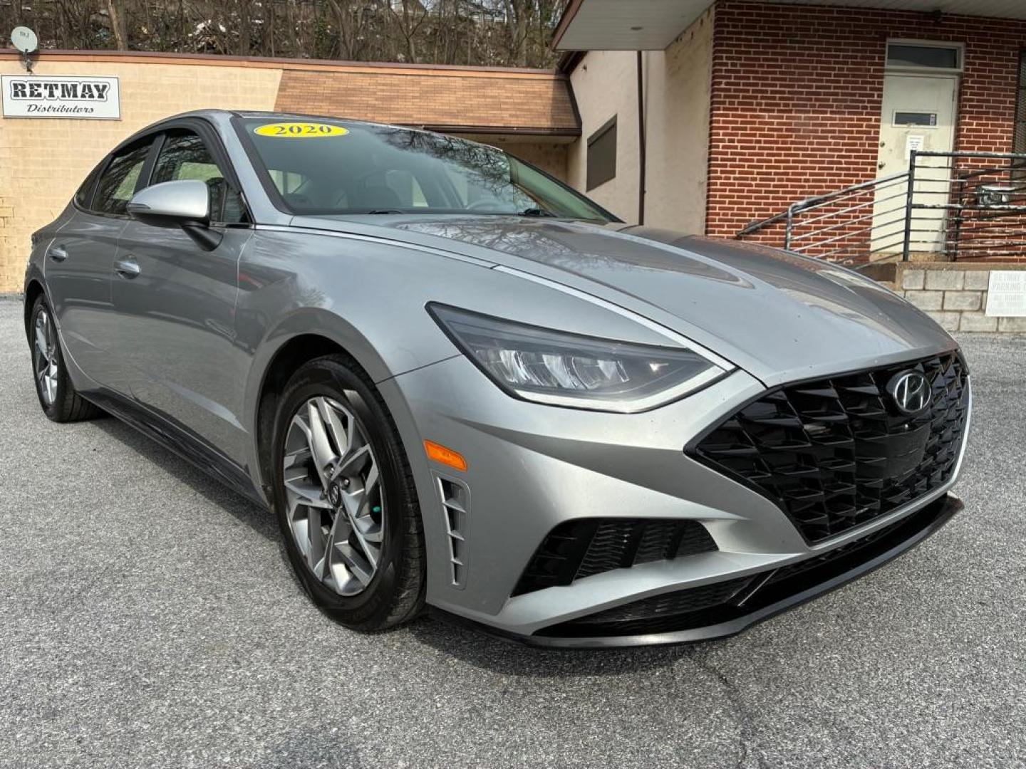 2020 SILVER HYUNDAI SONATA SEL (5NPEL4JA1LH) with an 2.5L engine, Automatic transmission, located at 117 North Cameron Street, Harrisburg, PA, 17101, (717) 963-8962, 40.266762, -76.875259 - WE FINANCE!!! Good Credit/ Challenged Credit/ No Credit - ALL Trade-Ins Welcomed!!! APPLY ONLINE or CALL us TODAY ;) Please call us to discuss your cash and/or financing options. - Photo#6