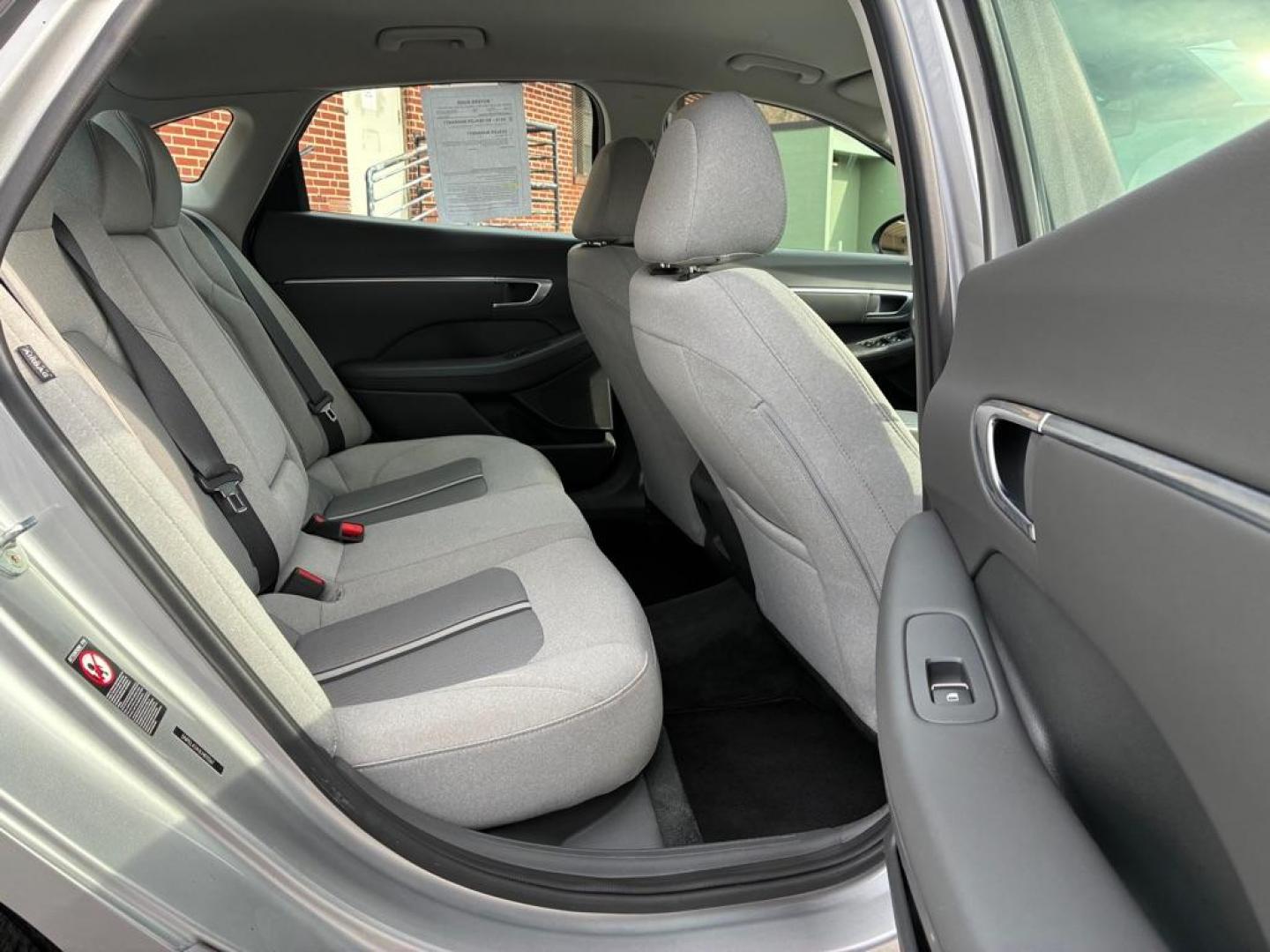2020 SILVER HYUNDAI SONATA SEL (5NPEL4JA1LH) with an 2.5L engine, Automatic transmission, located at 117 North Cameron Street, Harrisburg, PA, 17101, (717) 963-8962, 40.266762, -76.875259 - WE FINANCE!!! Good Credit/ Challenged Credit/ No Credit - ALL Trade-Ins Welcomed!!! APPLY ONLINE or CALL us TODAY ;) Please call us to discuss your cash and/or financing options. - Photo#9