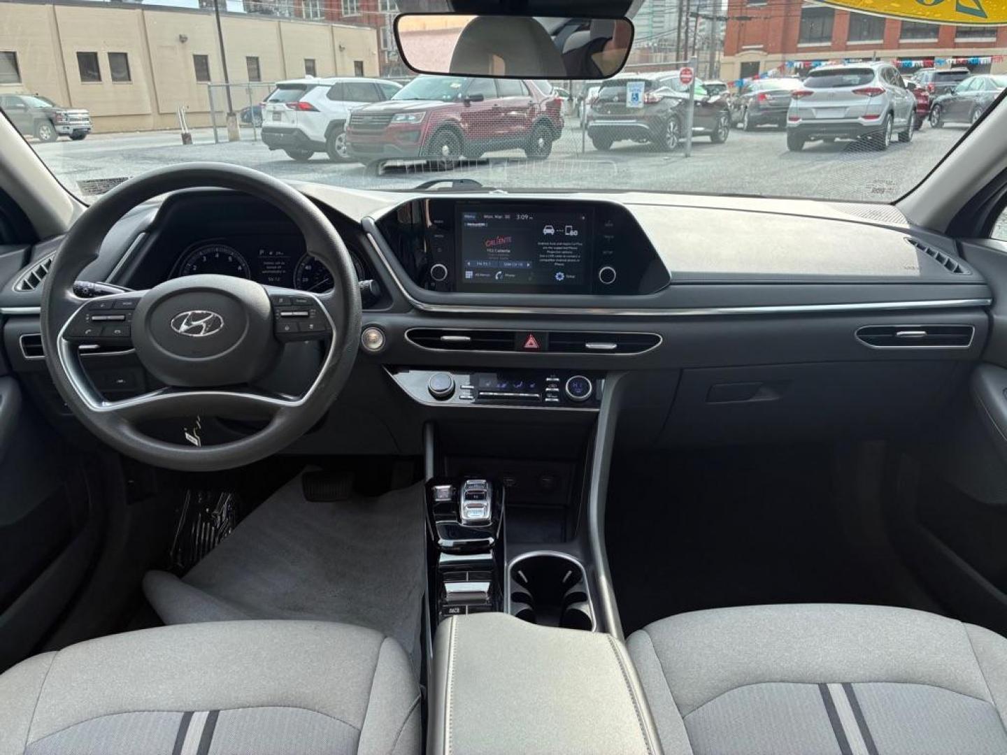 2020 SILVER HYUNDAI SONATA SEL (5NPEL4JA1LH) with an 2.5L engine, Automatic transmission, located at 117 North Cameron Street, Harrisburg, PA, 17101, (717) 963-8962, 40.266762, -76.875259 - WE FINANCE!!! Good Credit/ Challenged Credit/ No Credit - ALL Trade-Ins Welcomed!!! APPLY ONLINE or CALL us TODAY ;) Please call us to discuss your cash and/or financing options. - Photo#12