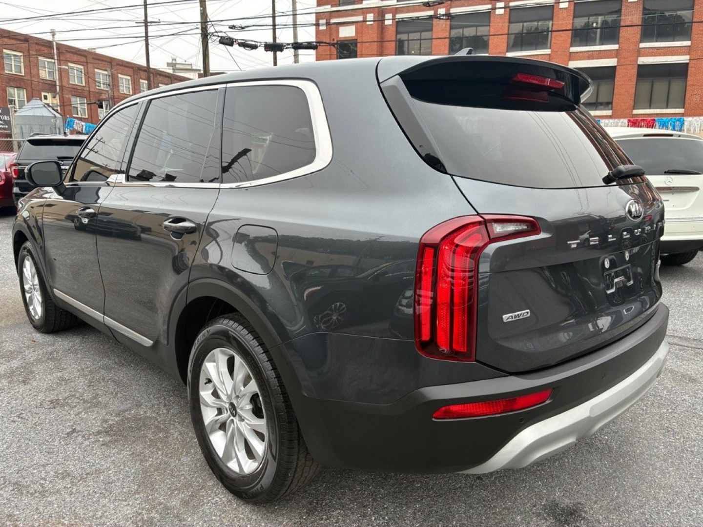 2020 GREEN KIA TELLURIDE LX (5XYP2DHC5LG) with an 3.8L engine, Automatic transmission, located at 117 North Cameron Street, Harrisburg, PA, 17101, (717) 963-8962, 40.266762, -76.875259 - WE FINANCE!!! MOST vehicles are available for financing. Good Credit/ Challenged Credit/ No Credit - ALL Trade-Ins Welcomed!!! APPLY ONLINE or CALL us TODAY Please call us to discuss your cash and/or financing options. Thanks for checking our inventory! We're here to help.- Photo#2