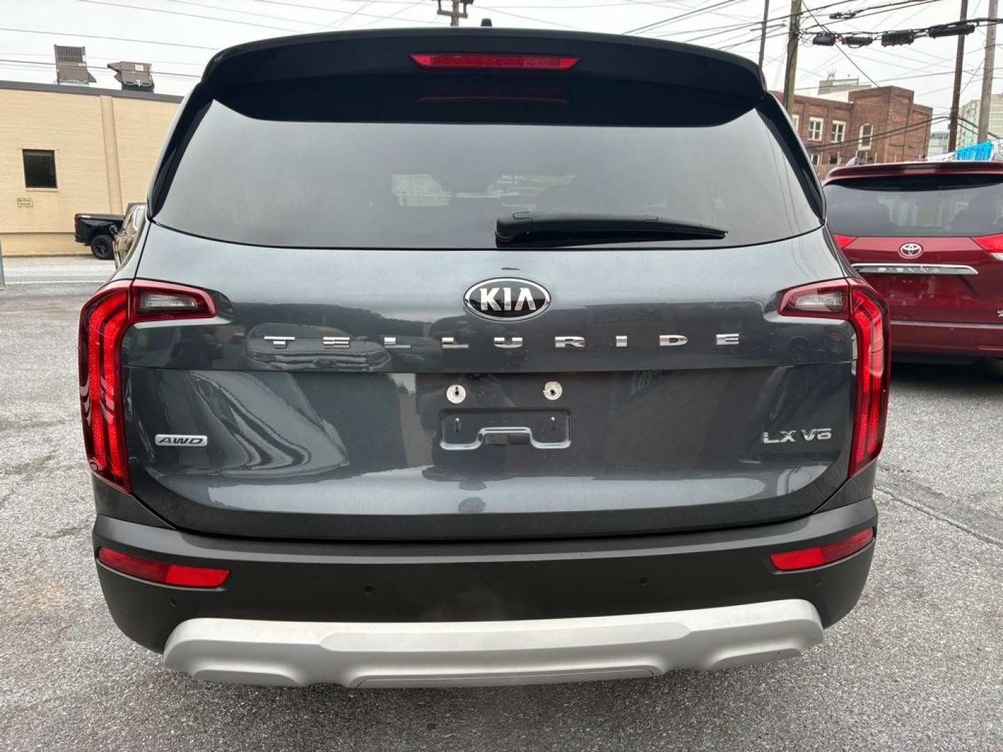 2020 GREEN KIA TELLURIDE LX (5XYP2DHC5LG) with an 3.8L engine, Automatic transmission, located at 117 North Cameron Street, Harrisburg, PA, 17101, (717) 963-8962, 40.266762, -76.875259 - WE FINANCE!!! MOST vehicles are available for financing. Good Credit/ Challenged Credit/ No Credit - ALL Trade-Ins Welcomed!!! APPLY ONLINE or CALL us TODAY Please call us to discuss your cash and/or financing options. Thanks for checking our inventory! We're here to help.- Photo#3