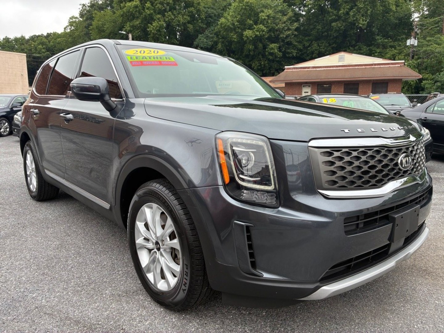 2020 GREEN KIA TELLURIDE LX (5XYP2DHC5LG) with an 3.8L engine, Automatic transmission, located at 117 North Cameron Street, Harrisburg, PA, 17101, (717) 963-8962, 40.266762, -76.875259 - WE FINANCE!!! MOST vehicles are available for financing. Good Credit/ Challenged Credit/ No Credit - ALL Trade-Ins Welcomed!!! APPLY ONLINE or CALL us TODAY Please call us to discuss your cash and/or financing options. Thanks for checking our inventory! We're here to help.- Photo#6