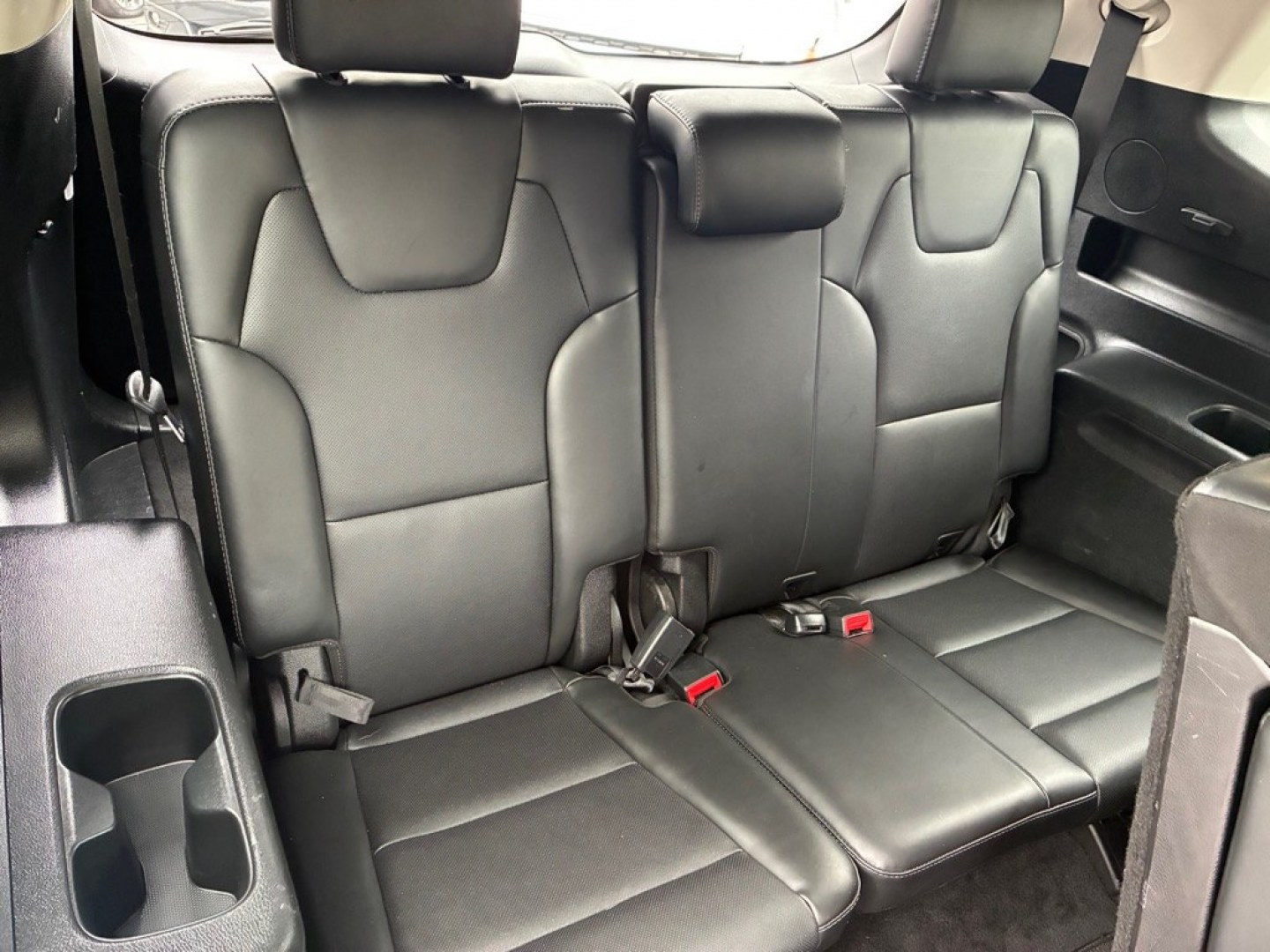 2020 GREEN KIA TELLURIDE LX (5XYP2DHC5LG) with an 3.8L engine, Automatic transmission, located at 117 North Cameron Street, Harrisburg, PA, 17101, (717) 963-8962, 40.266762, -76.875259 - WE FINANCE!!! MOST vehicles are available for financing. Good Credit/ Challenged Credit/ No Credit - ALL Trade-Ins Welcomed!!! APPLY ONLINE or CALL us TODAY Please call us to discuss your cash and/or financing options. Thanks for checking our inventory! We're here to help.- Photo#10
