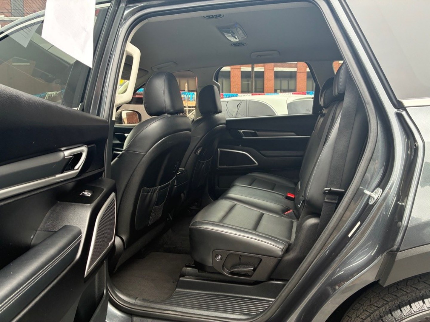 2020 GREEN KIA TELLURIDE LX (5XYP2DHC5LG) with an 3.8L engine, Automatic transmission, located at 117 North Cameron Street, Harrisburg, PA, 17101, (717) 963-8962, 40.266762, -76.875259 - WE FINANCE!!! MOST vehicles are available for financing. Good Credit/ Challenged Credit/ No Credit - ALL Trade-Ins Welcomed!!! APPLY ONLINE or CALL us TODAY Please call us to discuss your cash and/or financing options. Thanks for checking our inventory! We're here to help.- Photo#12