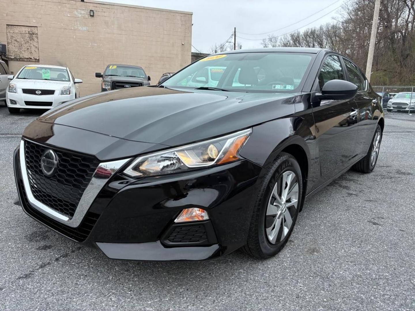 2020 BLACK NISSAN ALTIMA S (1N4BL4BW4LC) with an 2.5L engine, Continuously Variable transmission, located at 7981 Paxton Street, Harrisburg, PA, 17111, (717) 561-2926, 40.261490, -76.749229 - WE FINANCE!!! Good Credit/ Challenged Credit/ No Credit - ALL Trade-Ins Welcomed!!! APPLY ONLINE or CALL us TODAY ;) Please call us to discuss your cash and/or financing options. - Photo#0