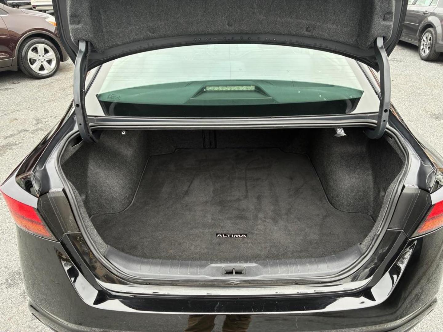 2020 BLACK NISSAN ALTIMA S (1N4BL4BW4LC) with an 2.5L engine, Continuously Variable transmission, located at 7981 Paxton Street, Harrisburg, PA, 17111, (717) 561-2926, 40.261490, -76.749229 - WE FINANCE!!! Good Credit/ Challenged Credit/ No Credit - ALL Trade-Ins Welcomed!!! APPLY ONLINE or CALL us TODAY ;) Please call us to discuss your cash and/or financing options. - Photo#10