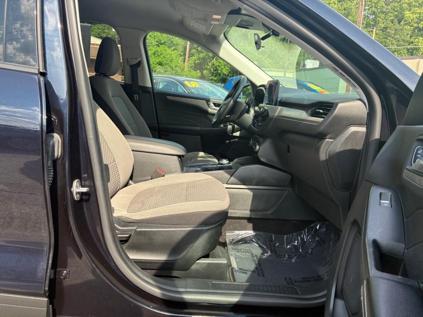 2021 BLUE FORD ESCAPE SE (1FMCU0BZ8MU) with an 2.5L engine, Continuously Variable transmission, located at 117 North Cameron Street, Harrisburg, PA, 17101, (717) 963-8962, 40.266762, -76.875259 - WE FINANCE!!! MOST vehicles are available for financing. Good Credit/ Challenged Credit/ No Credit - ALL Trade-Ins Welcomed!!! APPLY ONLINE or CALL us TODAY Please call us to discuss your cash and/or financing options. Thanks for checking our inventory! We're here to help.- Photo#8